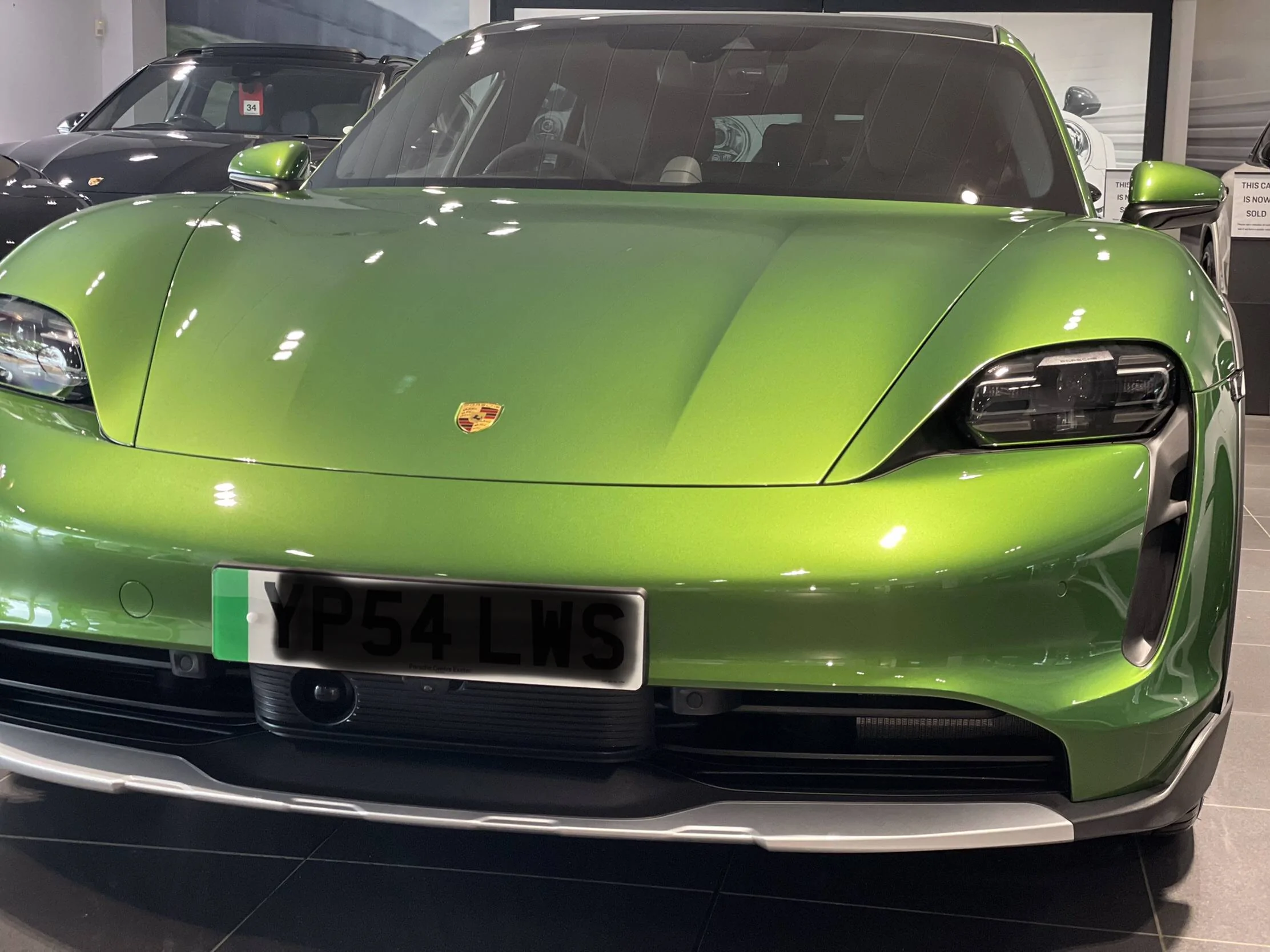 Porsche Taycan Green flash registration plate 814CE303-168F-478B-BAE8-BD9FCCEFC785