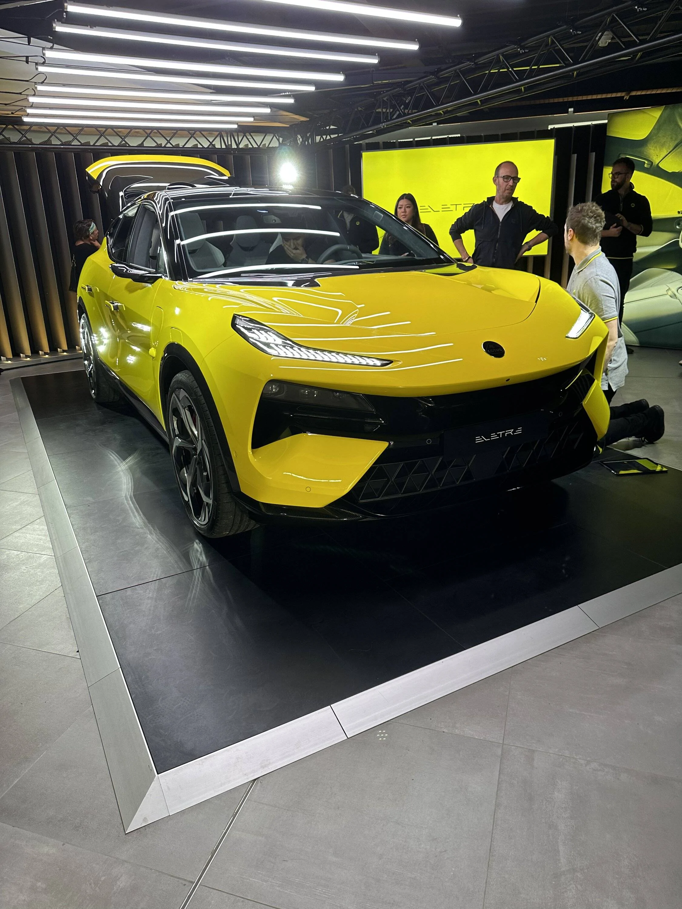 Porsche Taycan Lotus Eletre Tour 8C0E0513-5711-4A2F-92D0-40295C4CC0C5