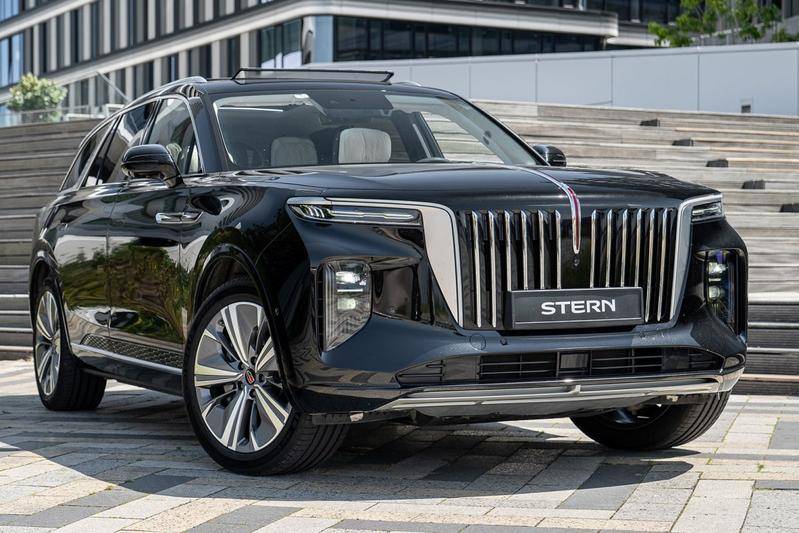 Porsche Taycan BMW i7 tgyym3ubk2cy_800