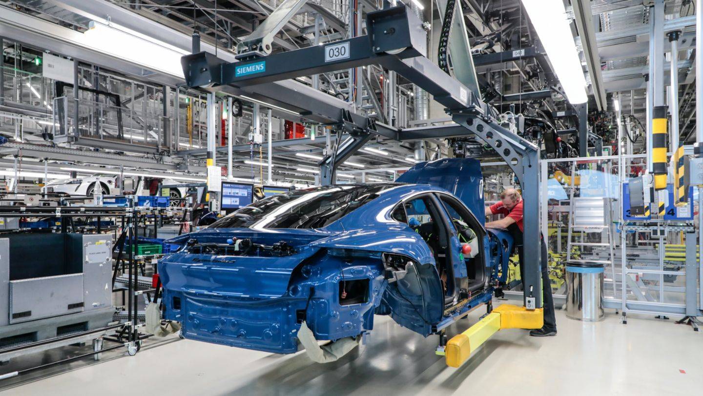 Porsche Taycan 100,000th Taycan rolls off the production line! _F1A3496