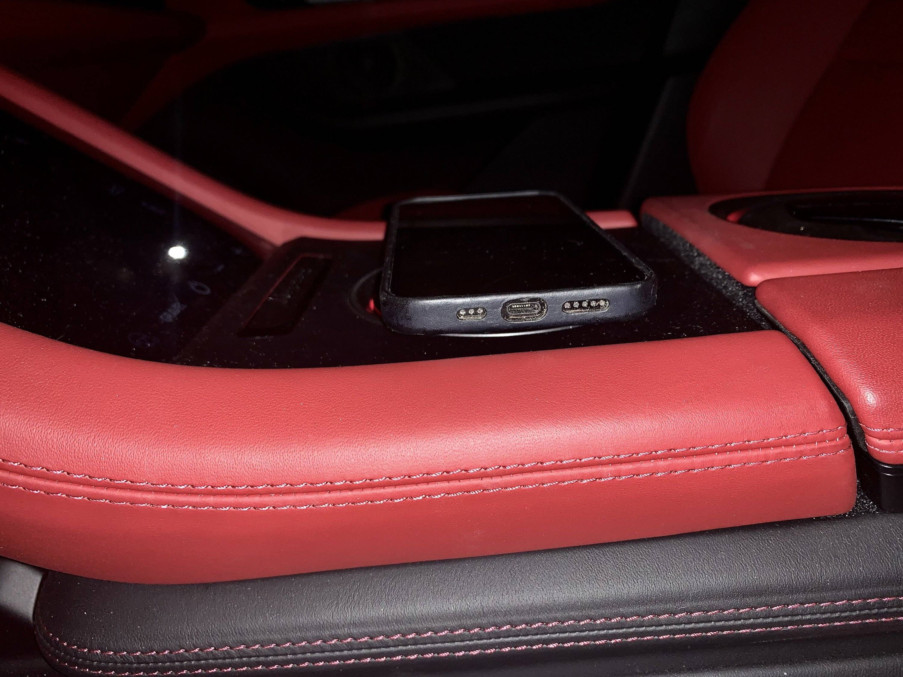 Porsche Taycan Phone holders for the Taycan - what are you using? IMG_0646
