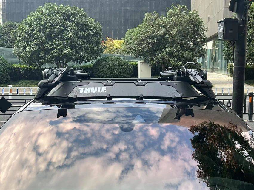 Porsche Taycan Roof Rack with Thule Bike Rack and Vector installed on Taycan sedan 4