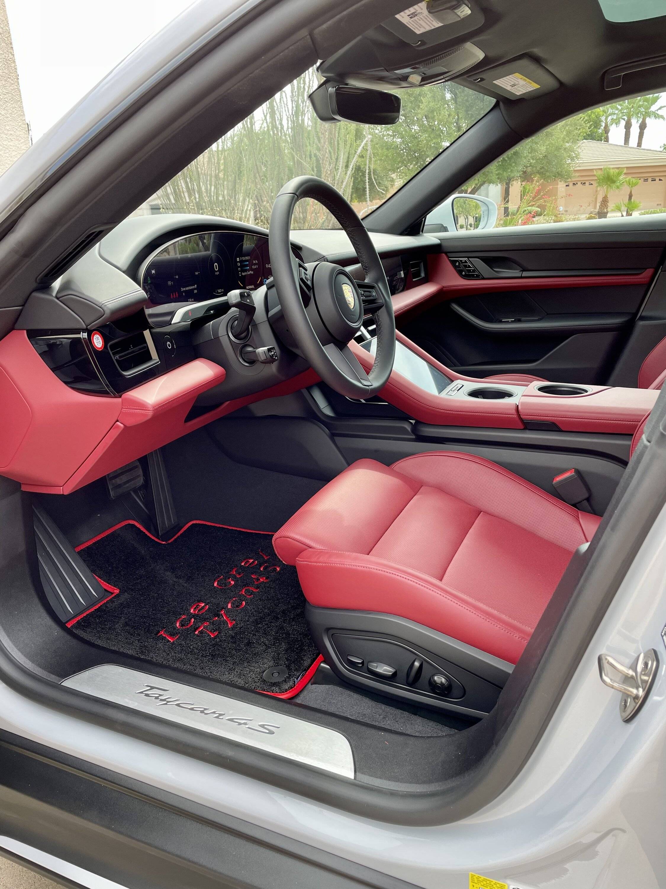 Porsche Taycan ICE GREY Taycan Club F086B6D2-CD97-42E0-AD26-C36A6EE0DDC7