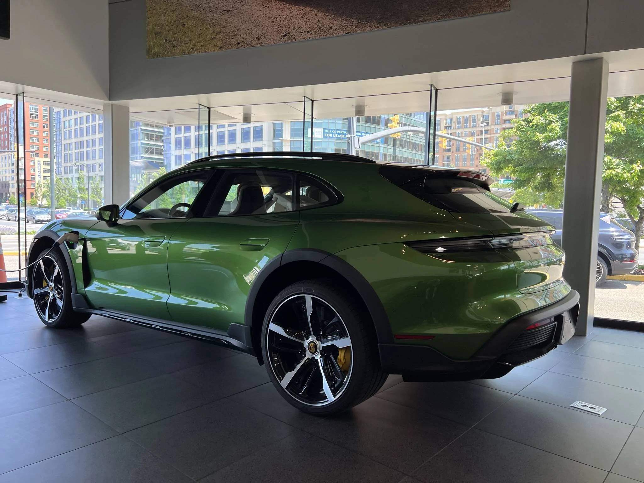 Porsche Taycan Off Road Design Package!!! 5675BE16-1EA4-4FA5-A0CA-2A496A3949F8