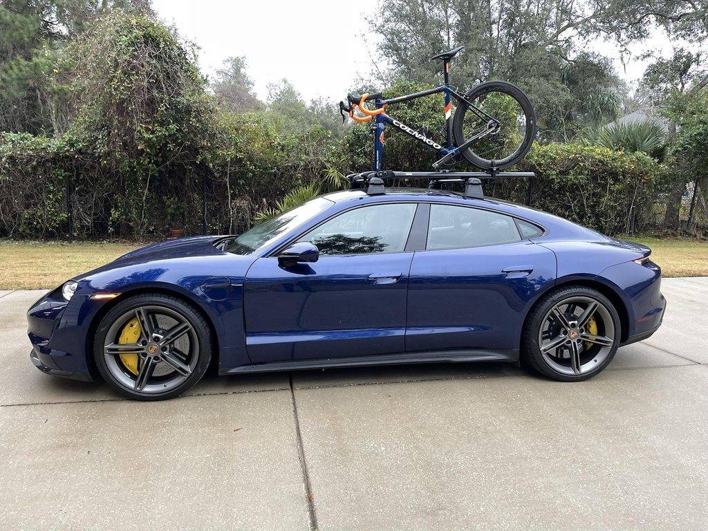 Porsche Taycan Taycan and road bicycles transport options NU1cb7Ch