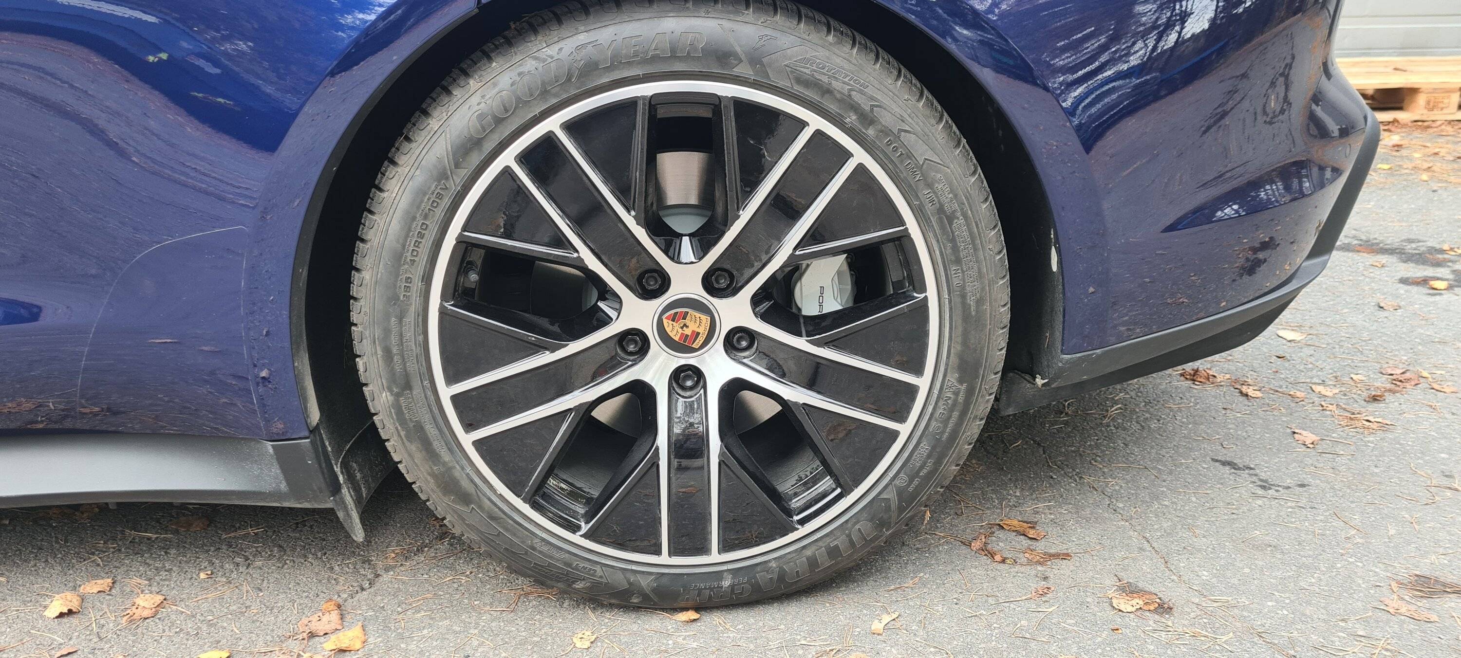 Porsche Taycan Powdercoating or spraying Taycan Turbo Aero 20 inch wheels - anyone did this aftermarket? 20221022_151019