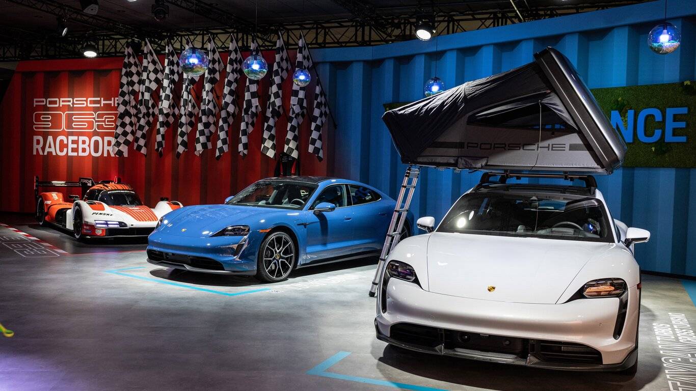 Porsche Taycan Porsche at the 2022 LA Auto Show - Photo Tour 485C7B4C-5F0A-4EFC-83FE-6036D8BA40D4