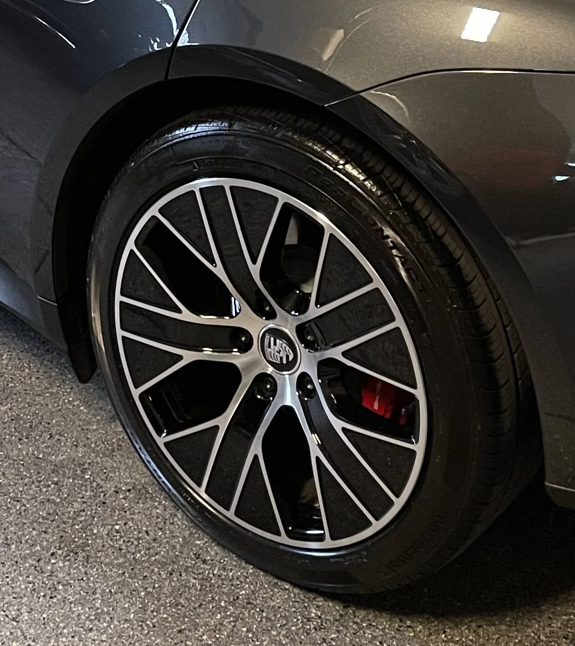 Porsche Taycan 2022 Taycan Turbo Aero Wheels and Tires - For sale 0C70BAD3-D175-412A-97C9-F2C8F57FD2B9