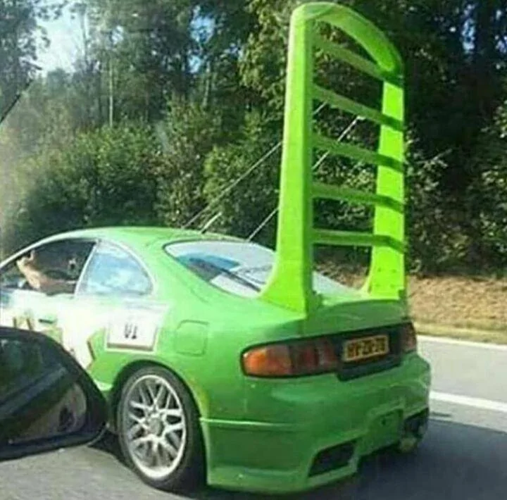 Porsche Taycan Rear Spoiler Operation -- Leaving it extended manually? 1669735394935