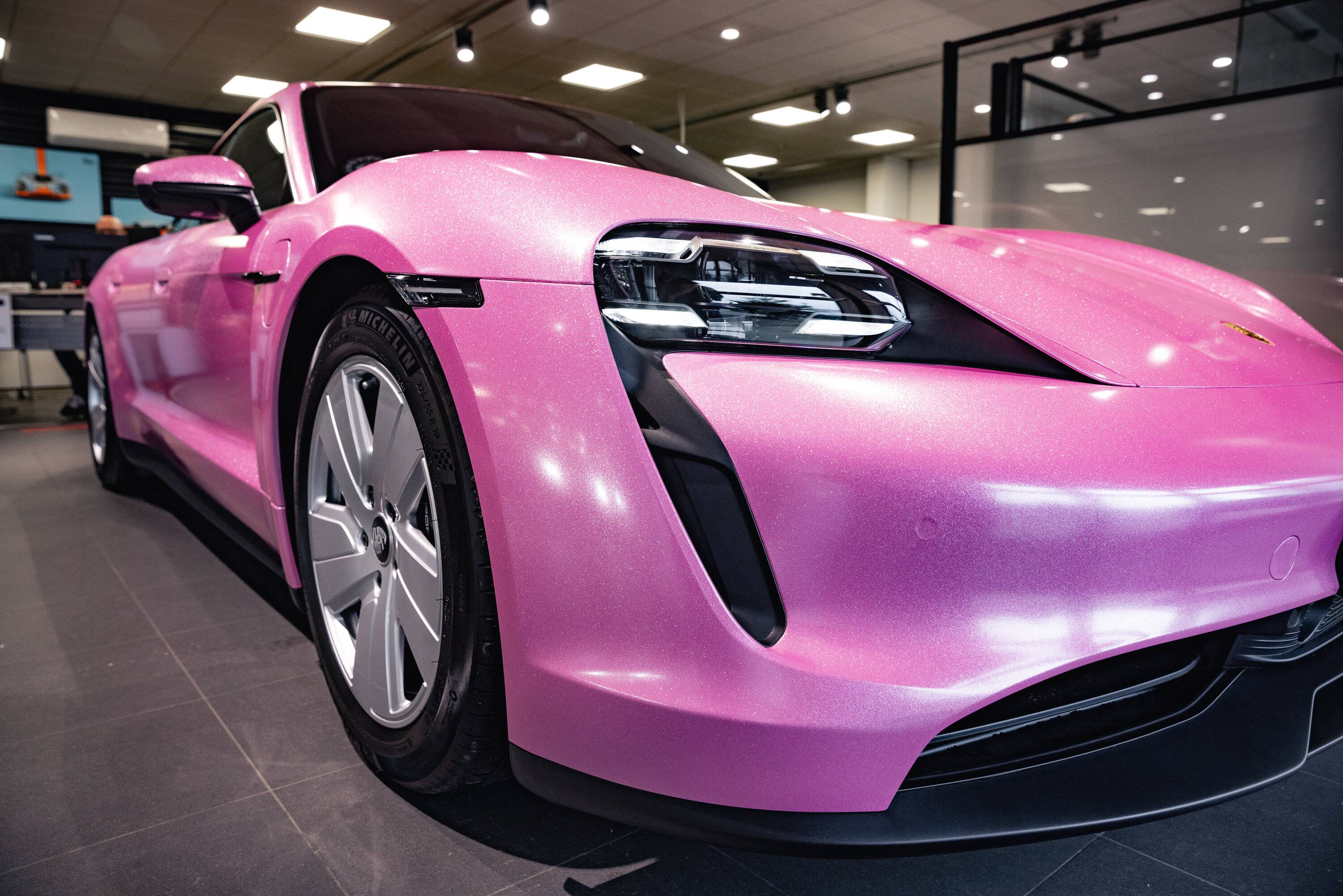 Porsche Taycan Pink Wrapped Taycan pca_29nov22-813