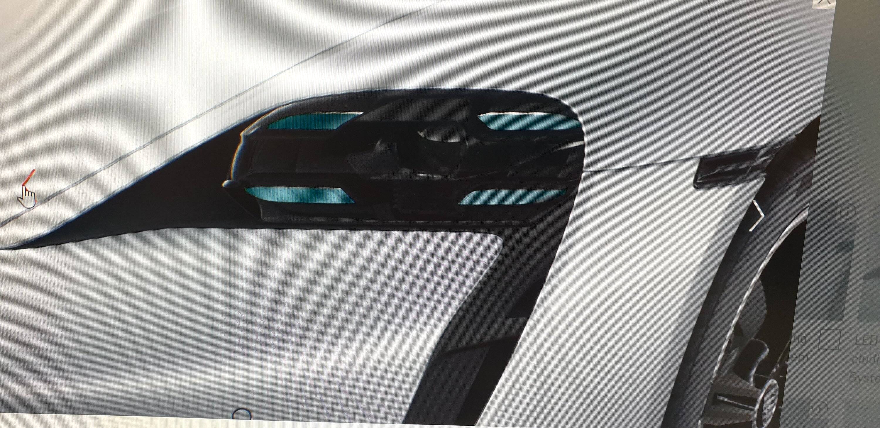 Porsche Taycan Close up view of headlights - LED-Matrix PDLS+: black vs blue? 20221202_083803