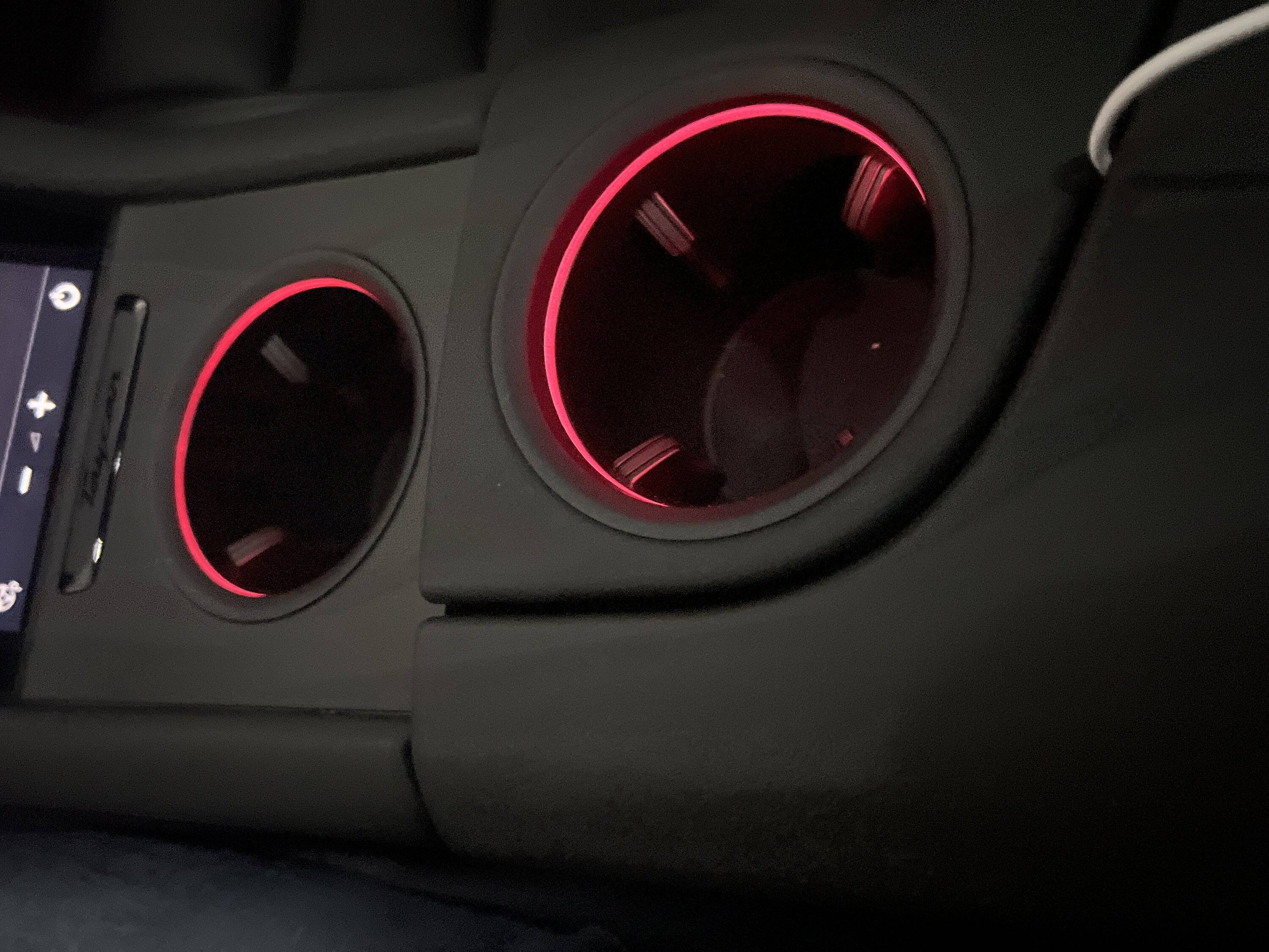 Porsche Taycan One of my 2 cupholders lights stopped working. C7820B2B-F901-49C3-94B8-6FAE809DAEF5