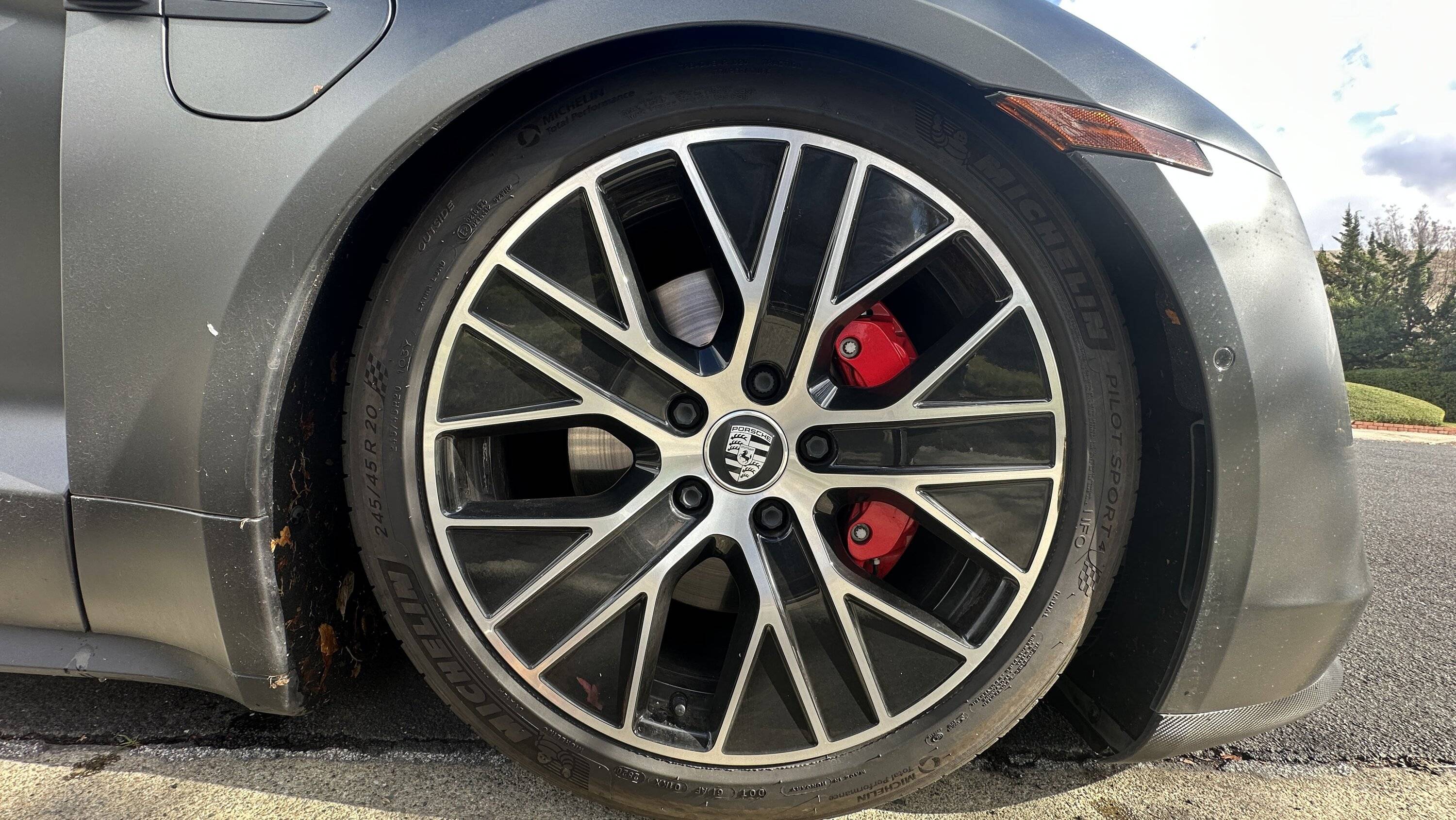Porsche Taycan Car in lowered position permanently… 101BCA1C-D6B1-4D78-A8B8-1A30BF202A27