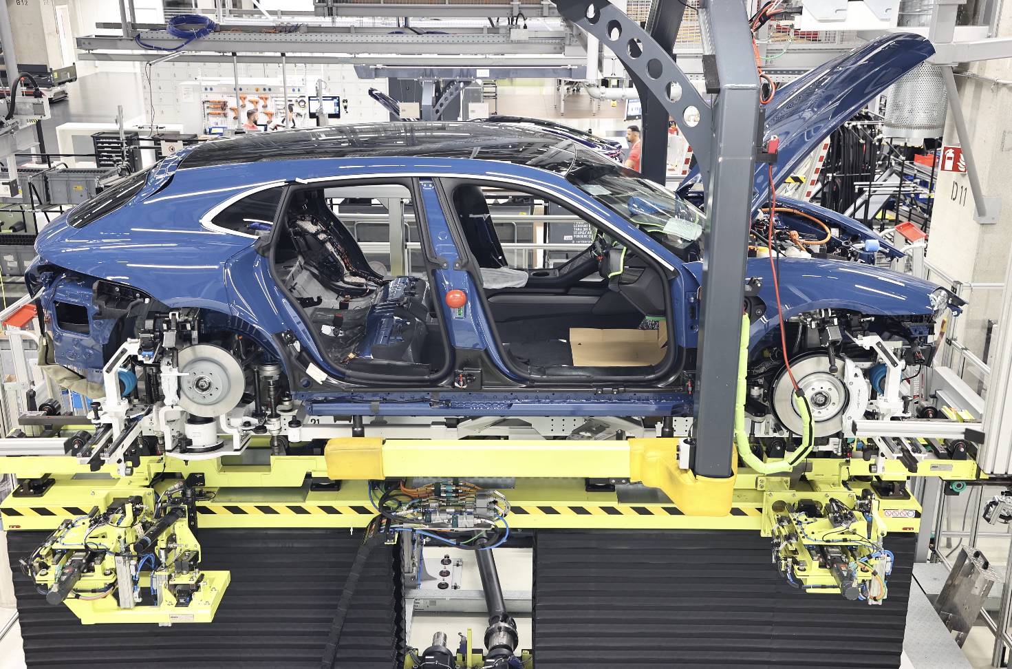 Porsche Taycan 📸  How to Find Your Taycan Production Photo From Assembly Line 4AFCA70F-9CA3-45AD-84EA-B5015535D1D0