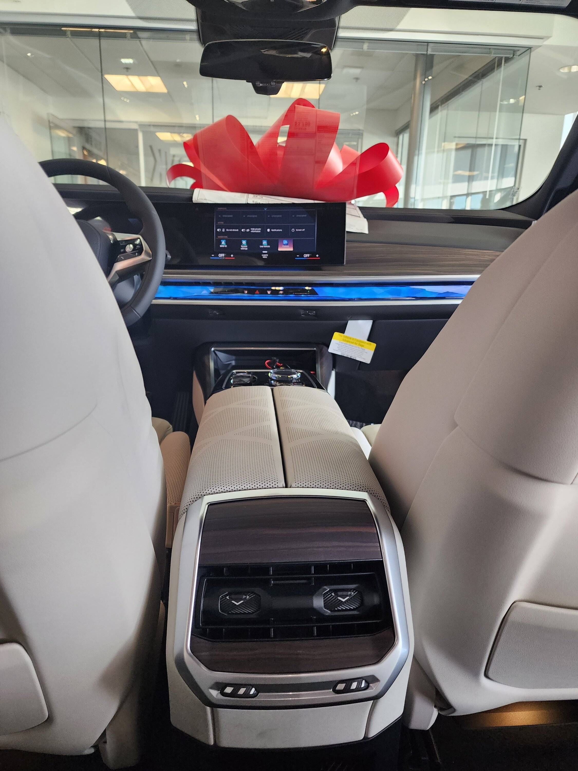Porsche Taycan BMW i7 20221203_130005