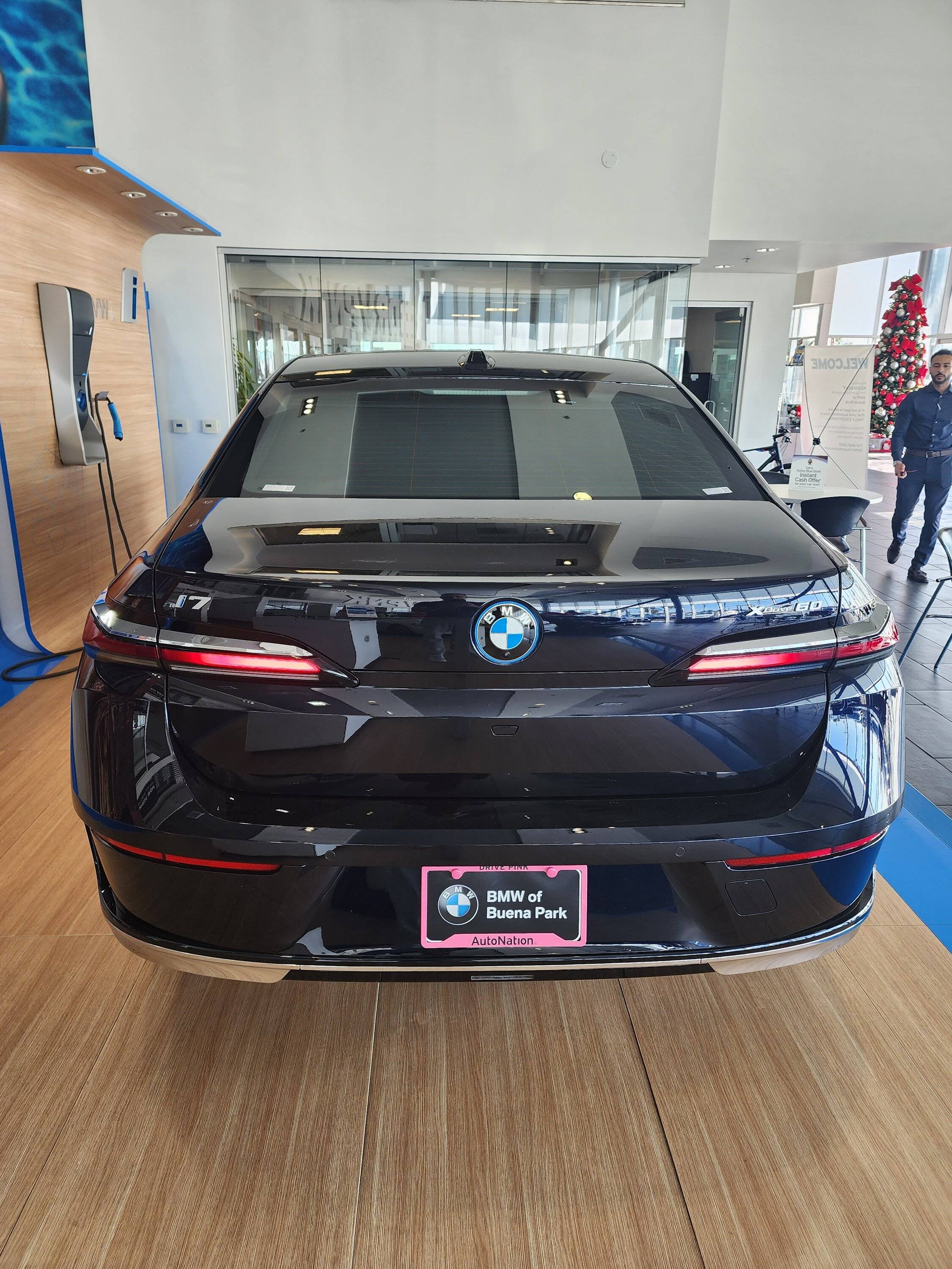 Porsche Taycan BMW i7 20221203_130657