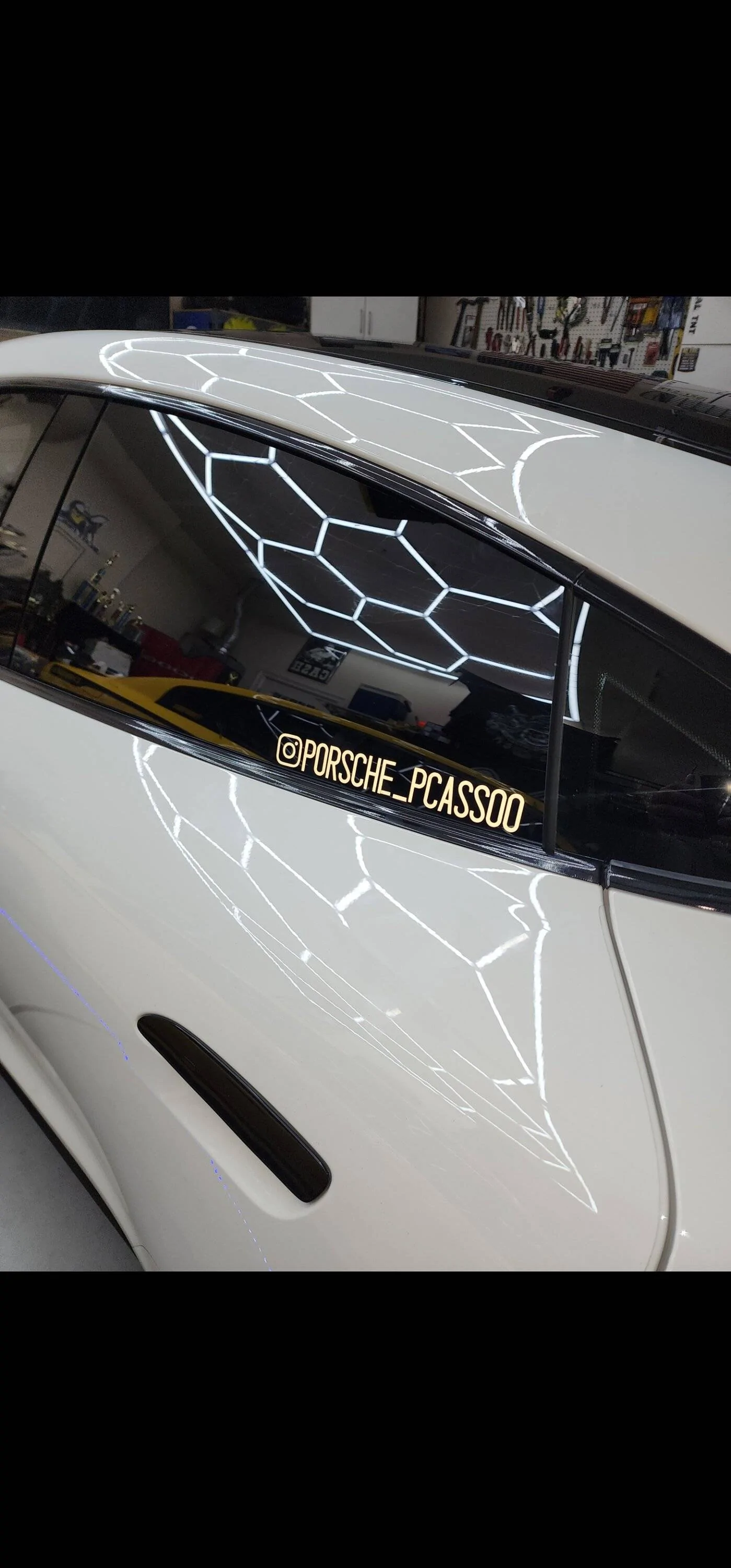 Porsche Taycan Photo Request: High Gloss Black Door Handles Screenshot_20221207_061803_Gallery
