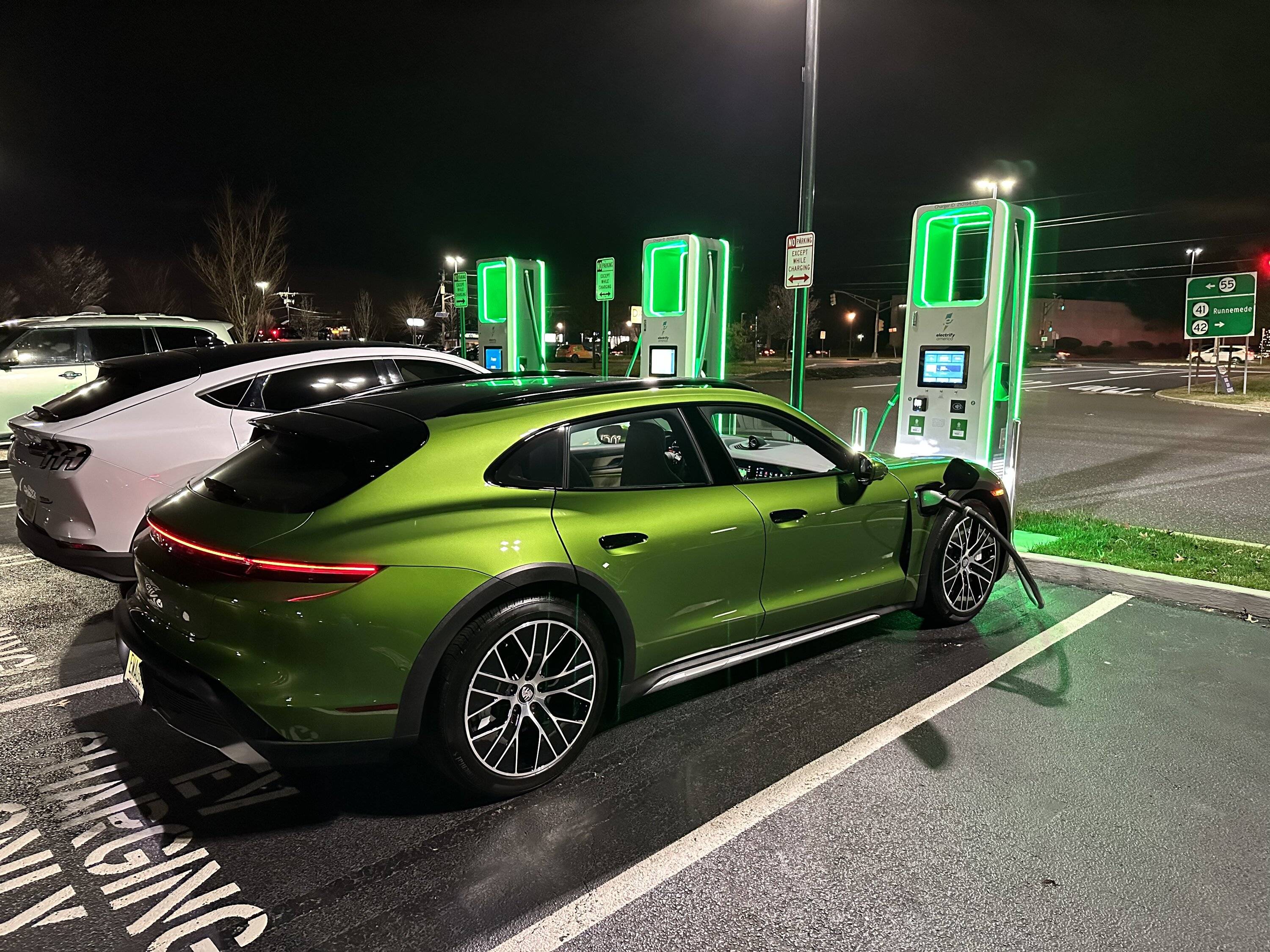 Porsche Taycan Switched to Winter Wheels and Reset TPMS E70D0E92-5078-4629-B134-48138DFDD817