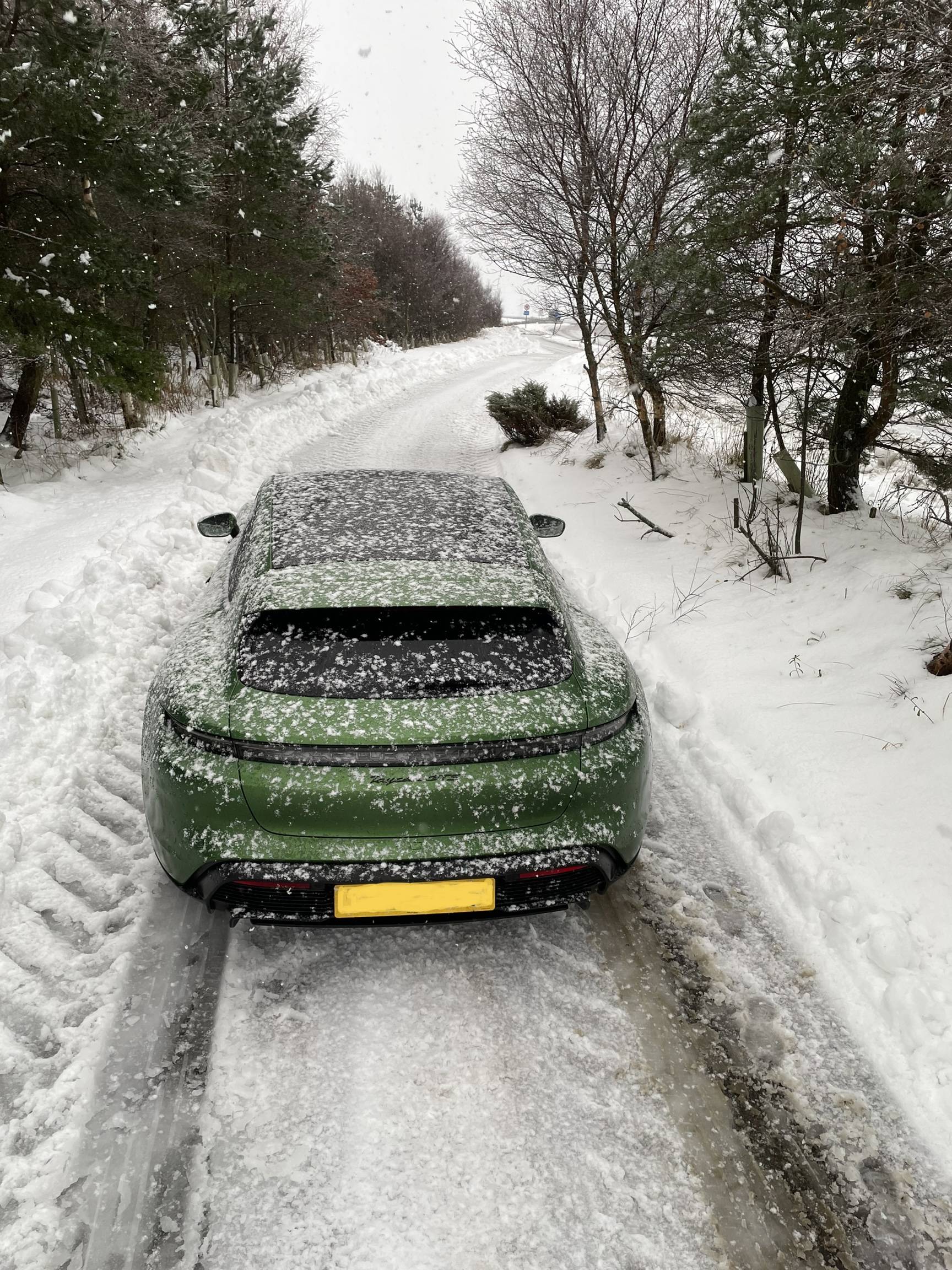 Porsche Taycan It’s snowing ….. 5F207F19-221B-4B29-BD05-7C72D0FDD1AC