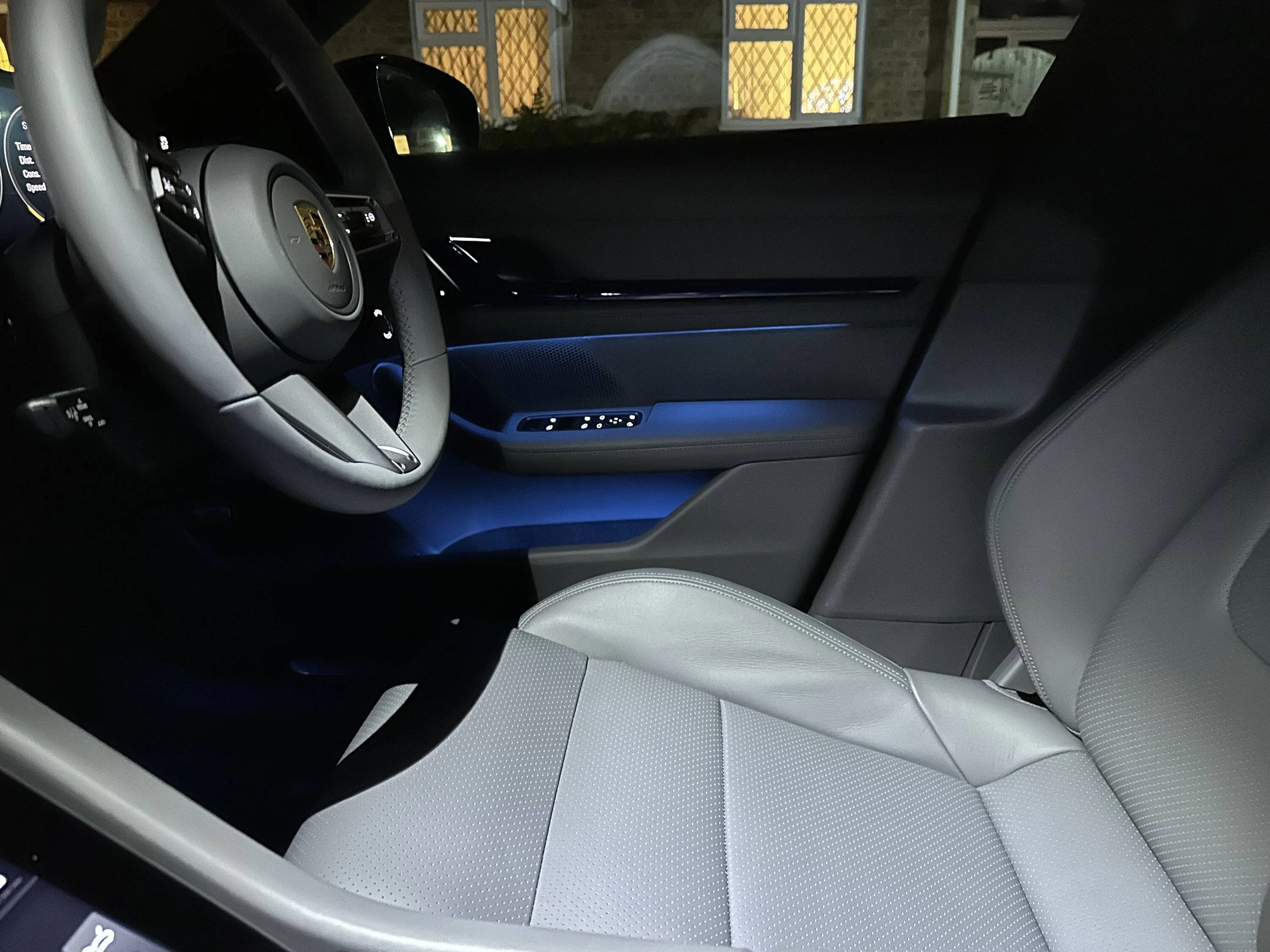Porsche Taycan Taycan Turbo Sport Turismo arrives in the cold and dark! 743CABF6-E4E7-42D4-A1FA-6610EEC7CE55