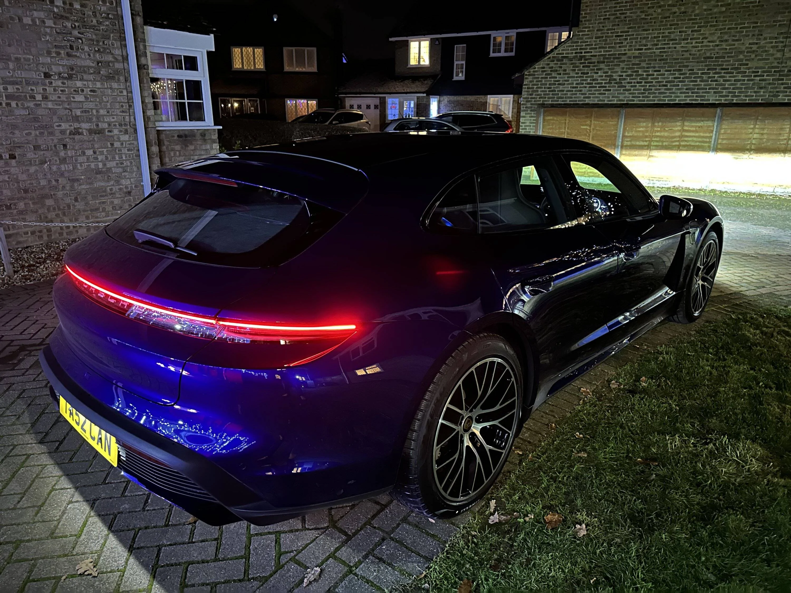 Porsche Taycan Taycan Turbo Sport Turismo arrives in the cold and dark! 20256AD6-51BE-4297-B077-F3152E5575C3