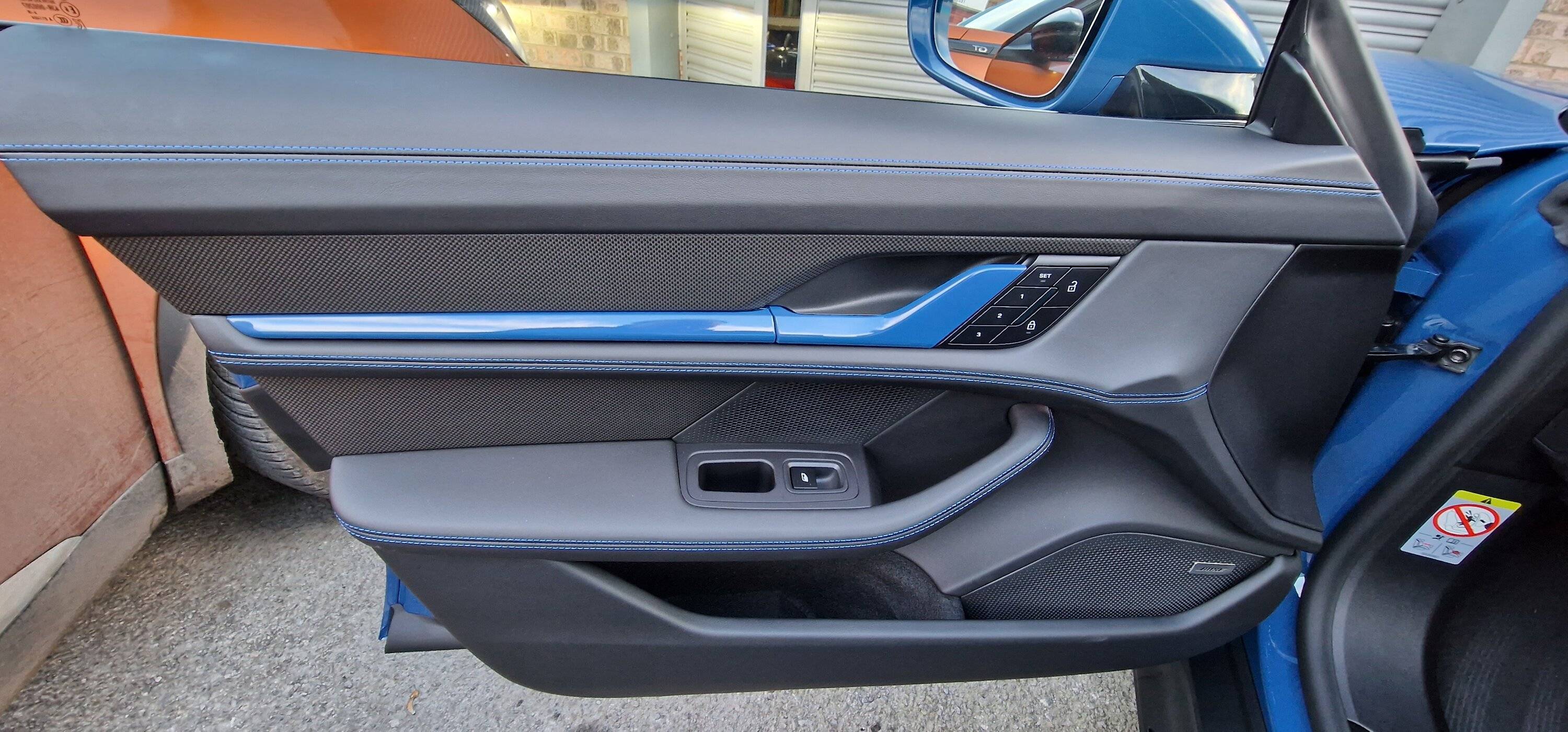 Porsche Taycan NEPTUNE BLUE Taycan Club 20221214_152915