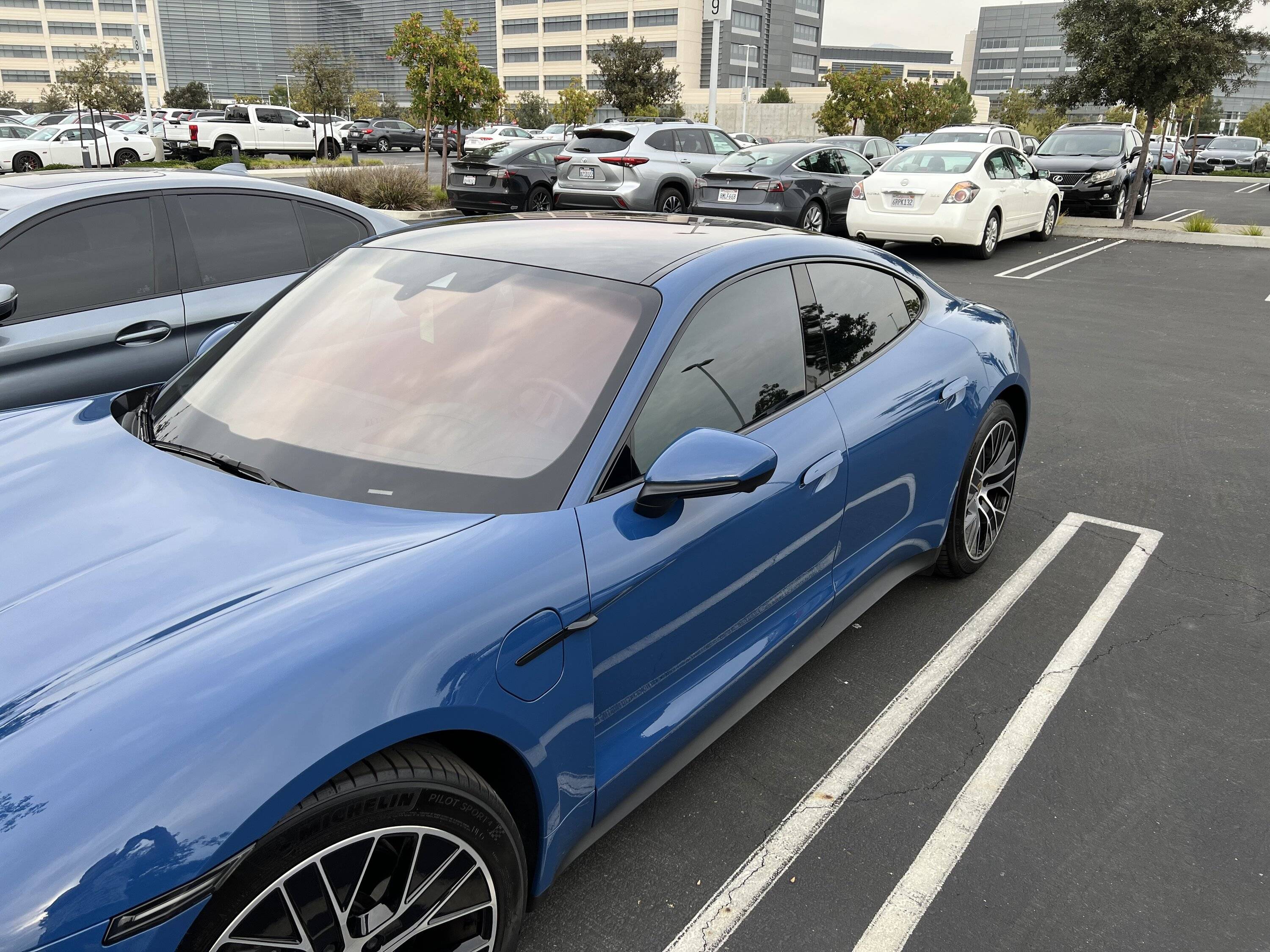 Porsche Taycan Front windshield tint? 0DC043BB-B399-46C6-9E7C-09A34876A82A