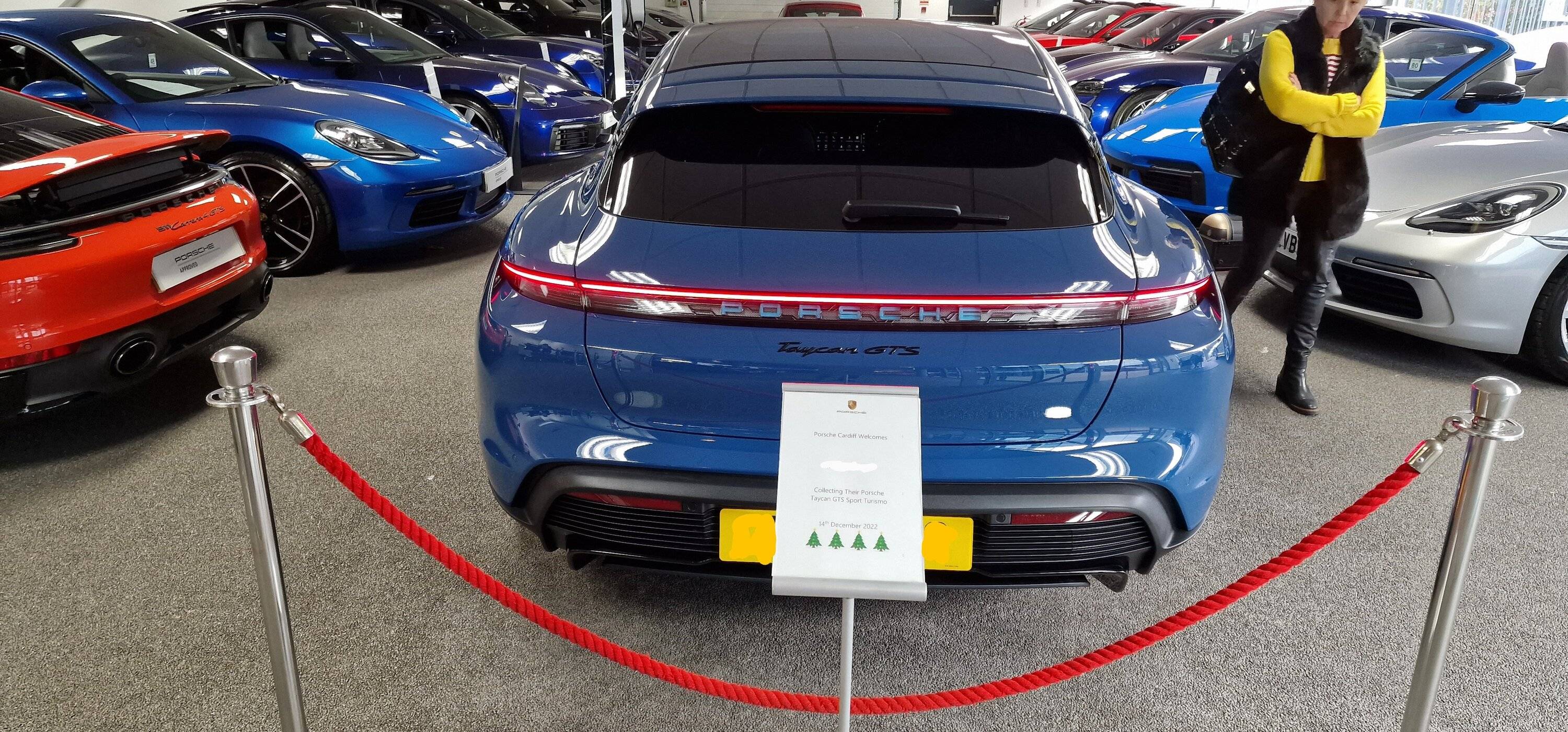 Porsche Taycan NEPTUNE BLUE Taycan Club 20221214_141014~2
