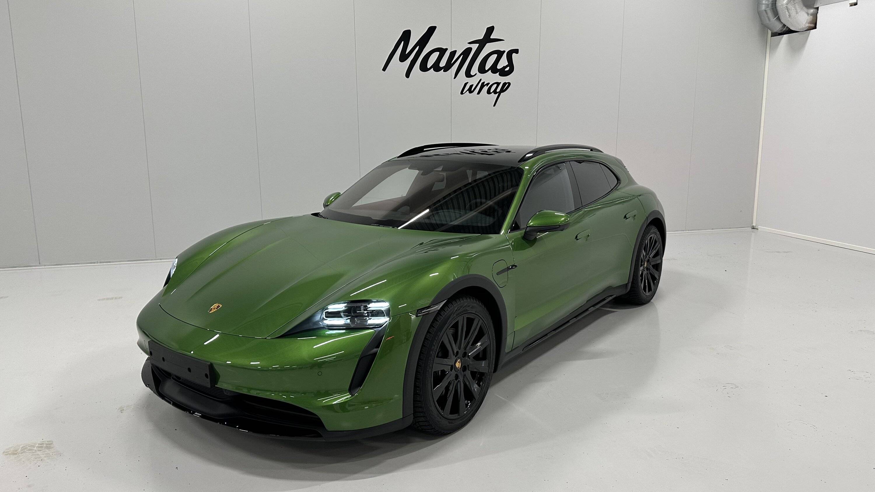 Porsche Taycan MAMBA GREEN Taycan Club C2E787D7-926C-4581-A203-B6D4CD13CC94