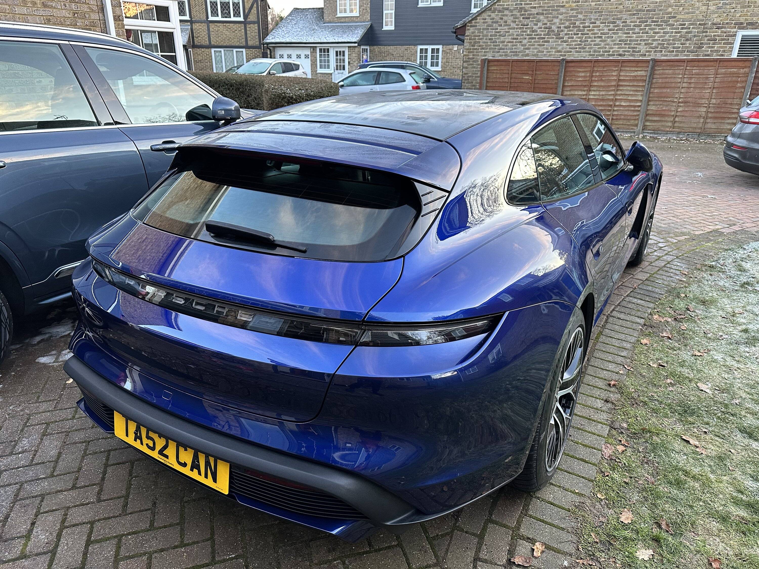 Porsche Taycan Taycan Turbo Sport Turismo arrives in the cold and dark! CE81829A-2E3B-4A46-9935-26C6726A61E7