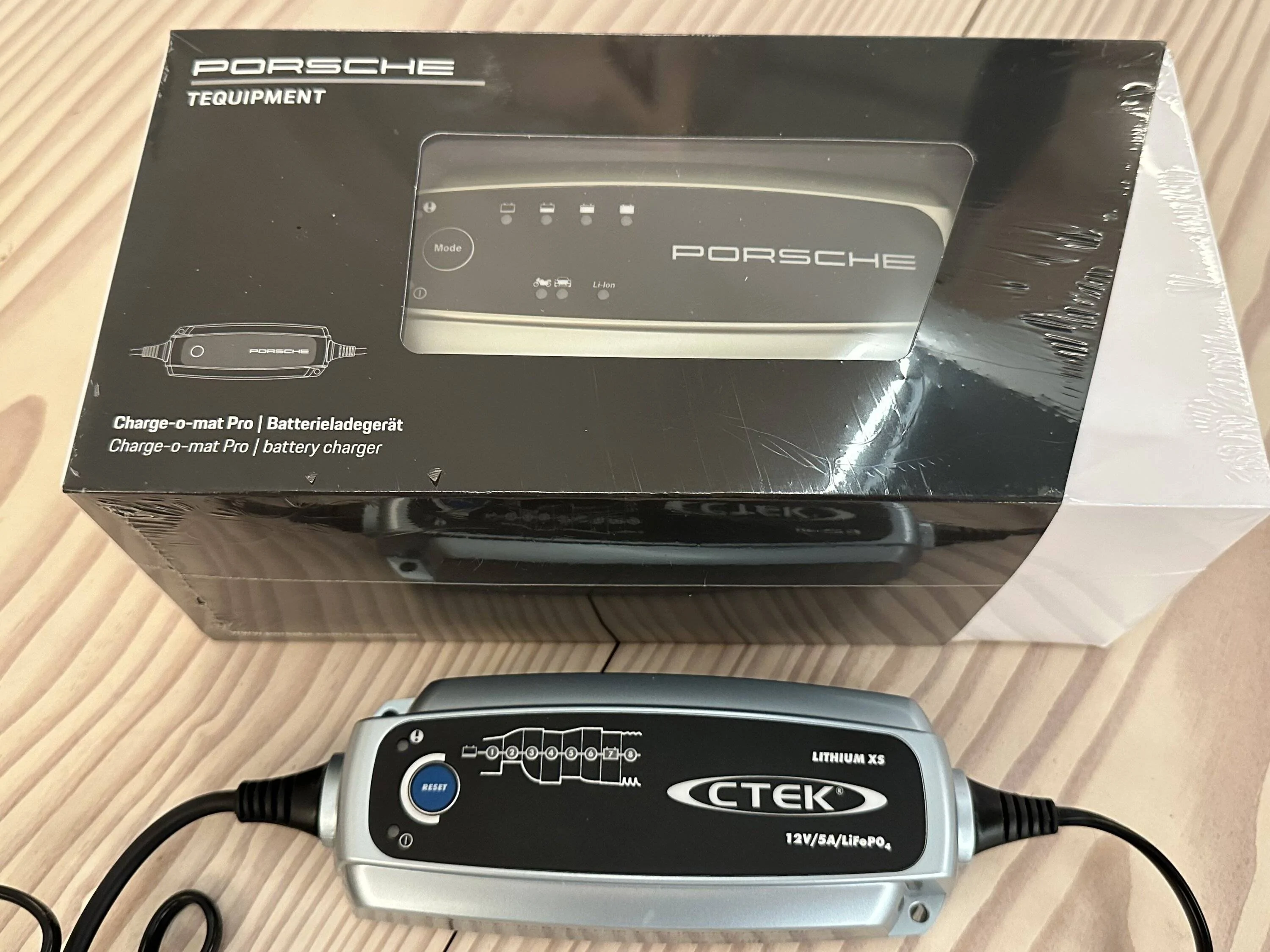 Porsche Taycan PSA: 12V Battery - Warning to New Owners/Shops IMG_0150