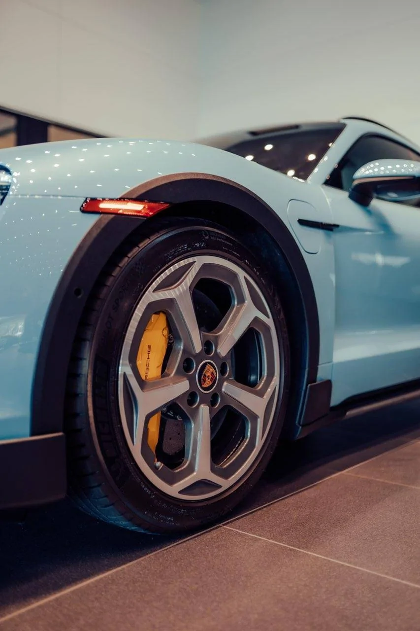 Porsche Taycan FROZEN BLUE Taycan Club 054CABD6-F2B2-410D-965F-6EFEB14EBDB9