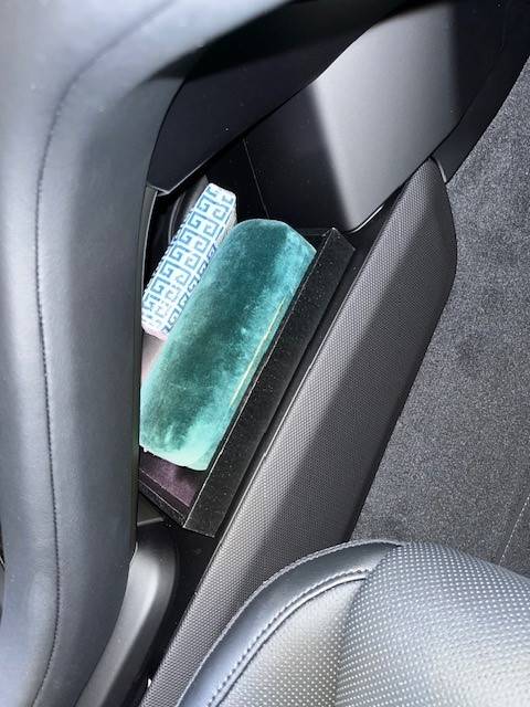 Porsche Taycan Storage space under centre console Box3