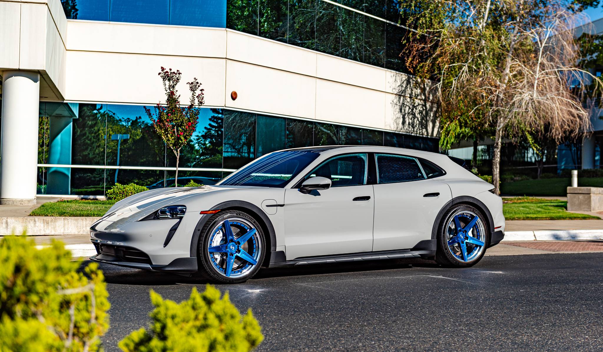 Porsche Taycan 21” OEM or Aftermarket Wheels? SV306S Taycan Tanzanite Blue-33