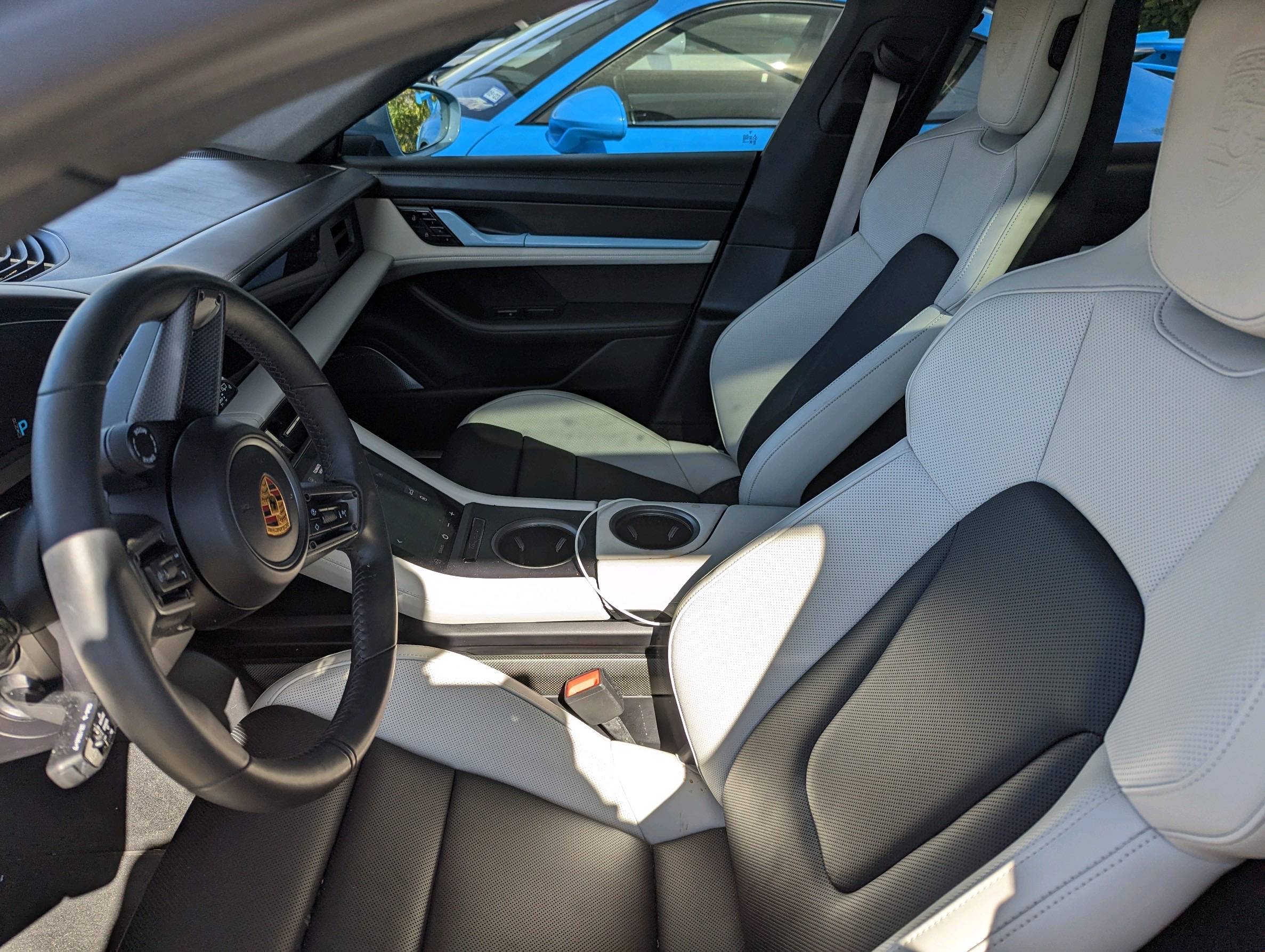 Porsche Taycan Help with interior colors for Mamba Green IMG_9822.JPG