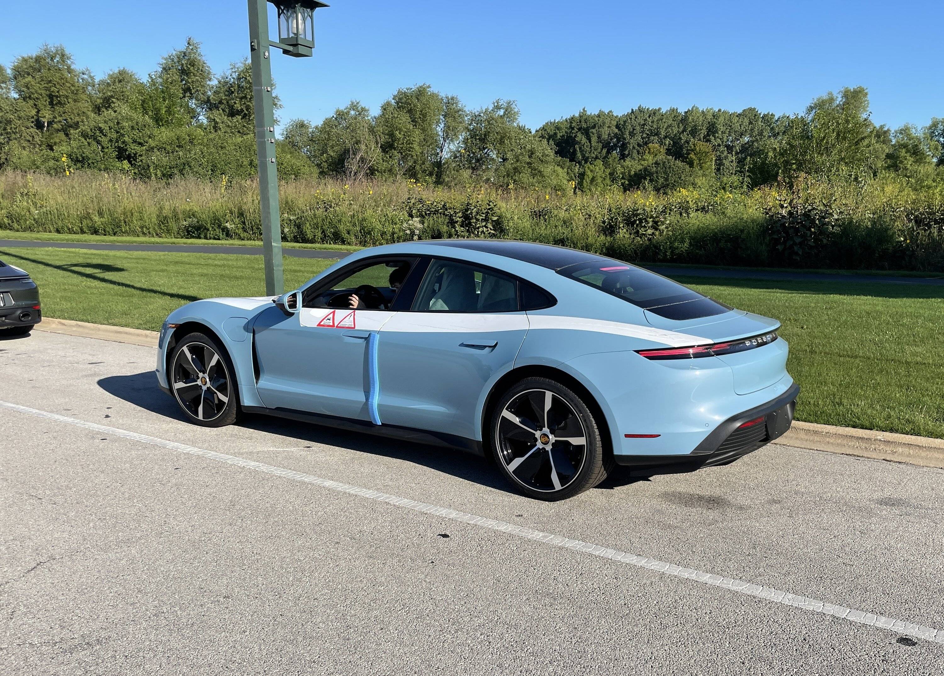 Porsche Taycan FROZEN BLUE Taycan Club IMG_4293 2