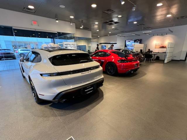 Porsche Taycan CHALK Taycan Club EBBD371F-8EBC-4E29-A30A-508EF7C8862C