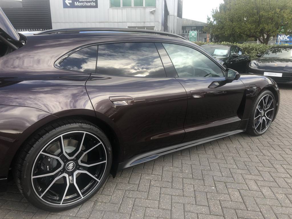 Porsche Taycan Mahogany Metallic Taycan? EB5FA95E-80BD-4058-84D1-8D422B989CD3_1_105_c