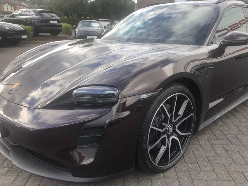 Porsche Taycan Mahogany Metallic Taycan? 194CA378-DABD-4336-889C-155895AA594F_1_105_c