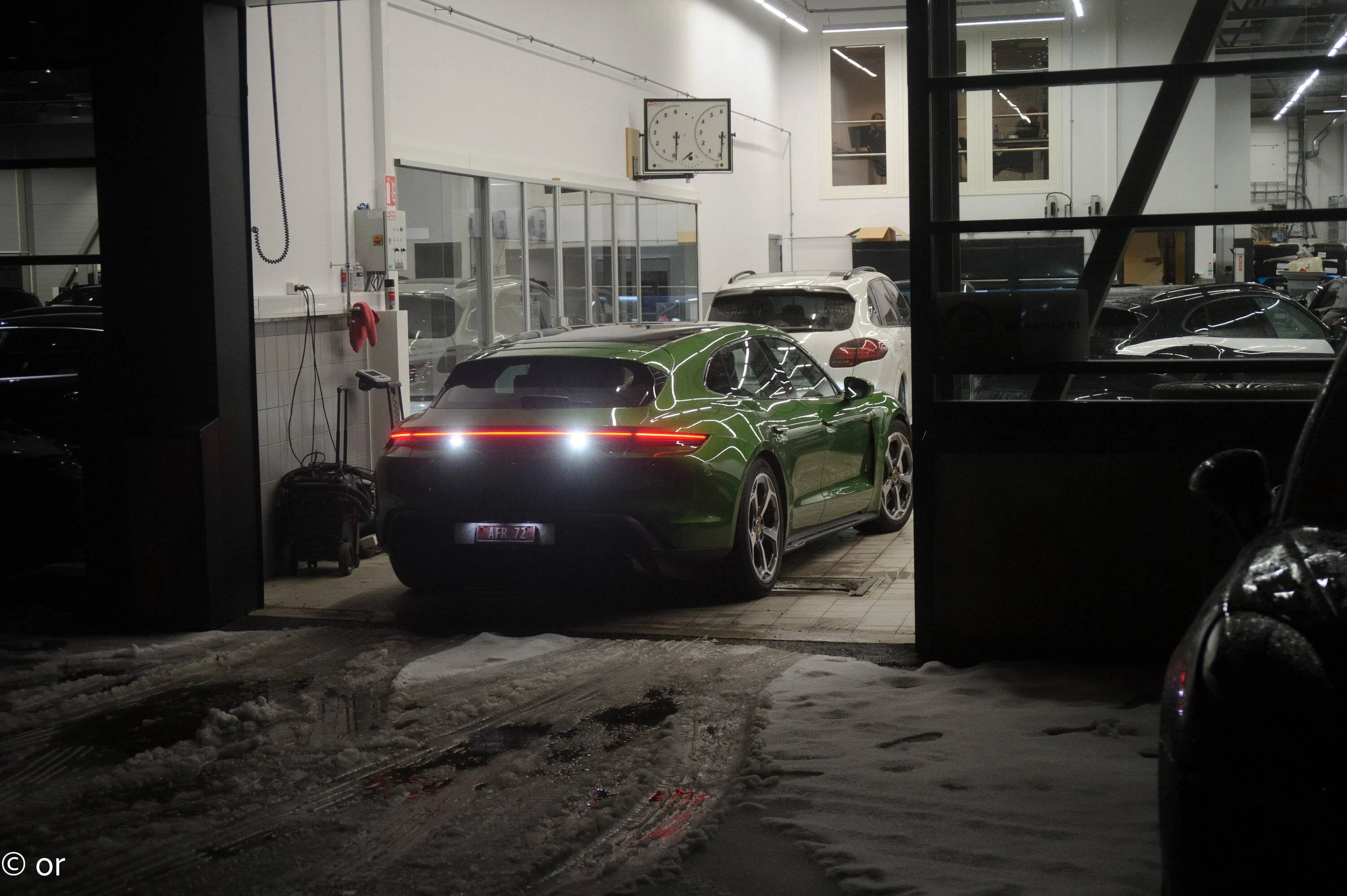 Porsche Taycan MAMBA GREEN Taycan Club _DSC3478