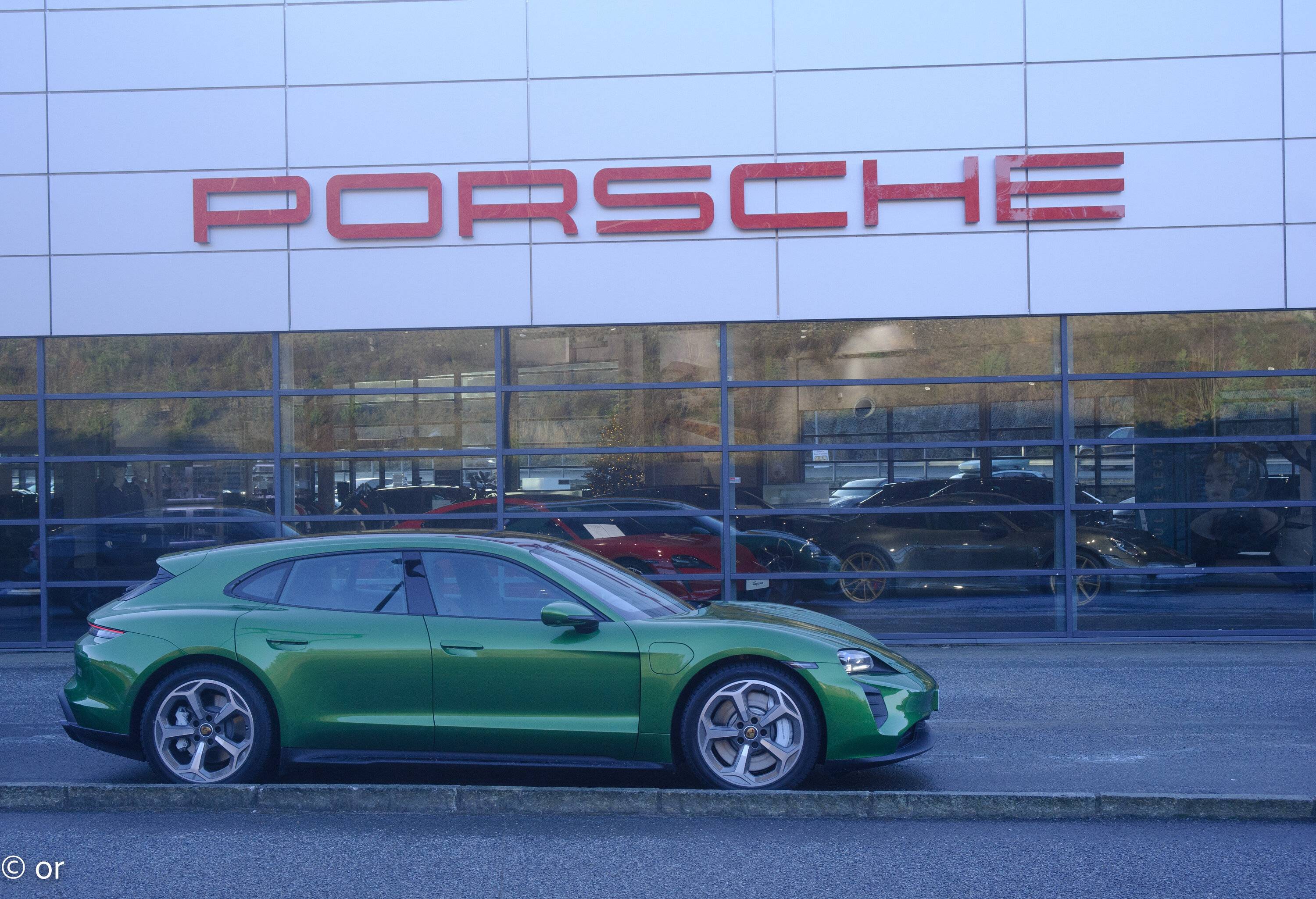 Porsche Taycan MAMBA GREEN Taycan Club _DSC3490
