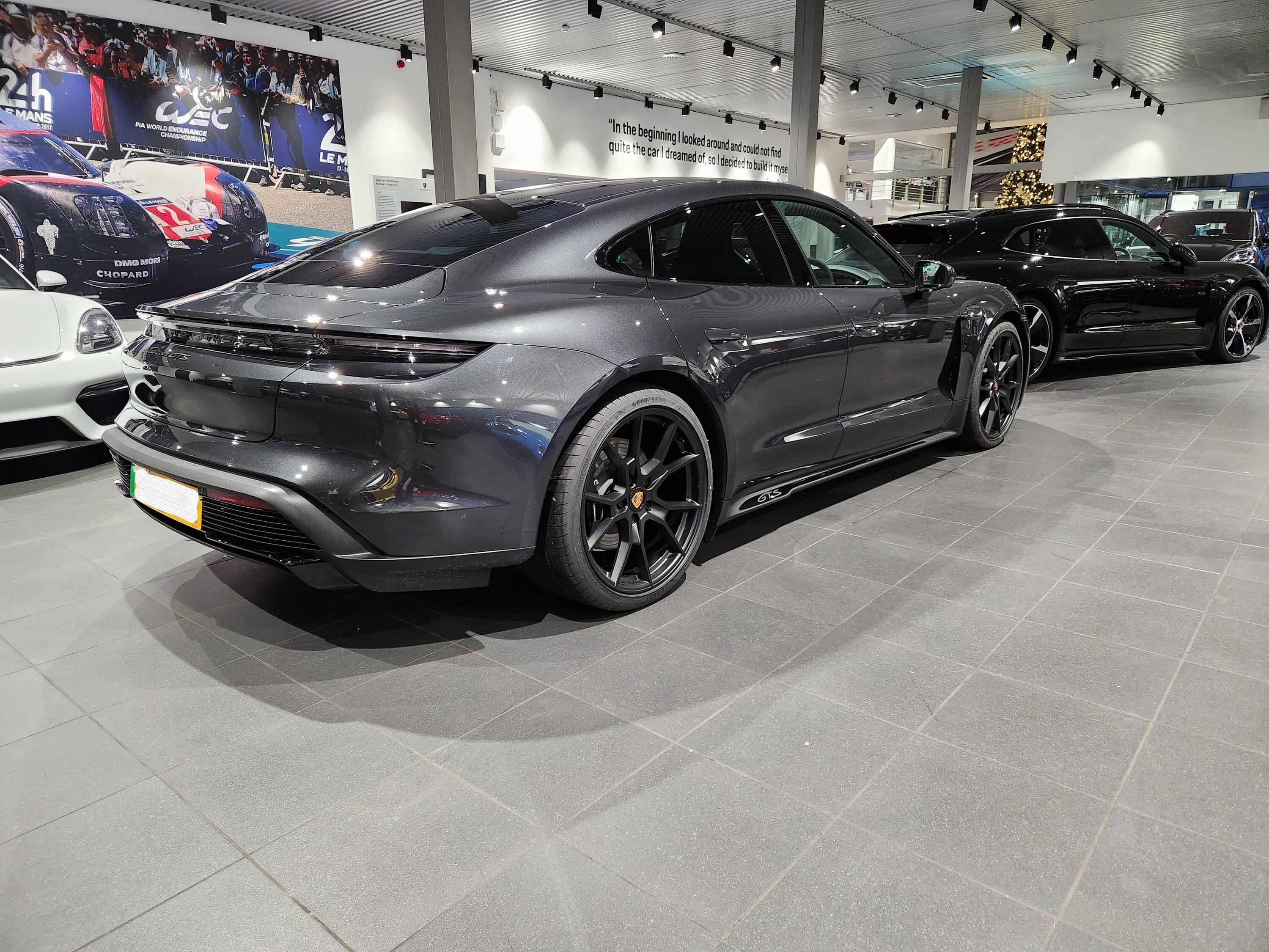 Porsche Taycan Porsche Finance UK 20221221_161625
