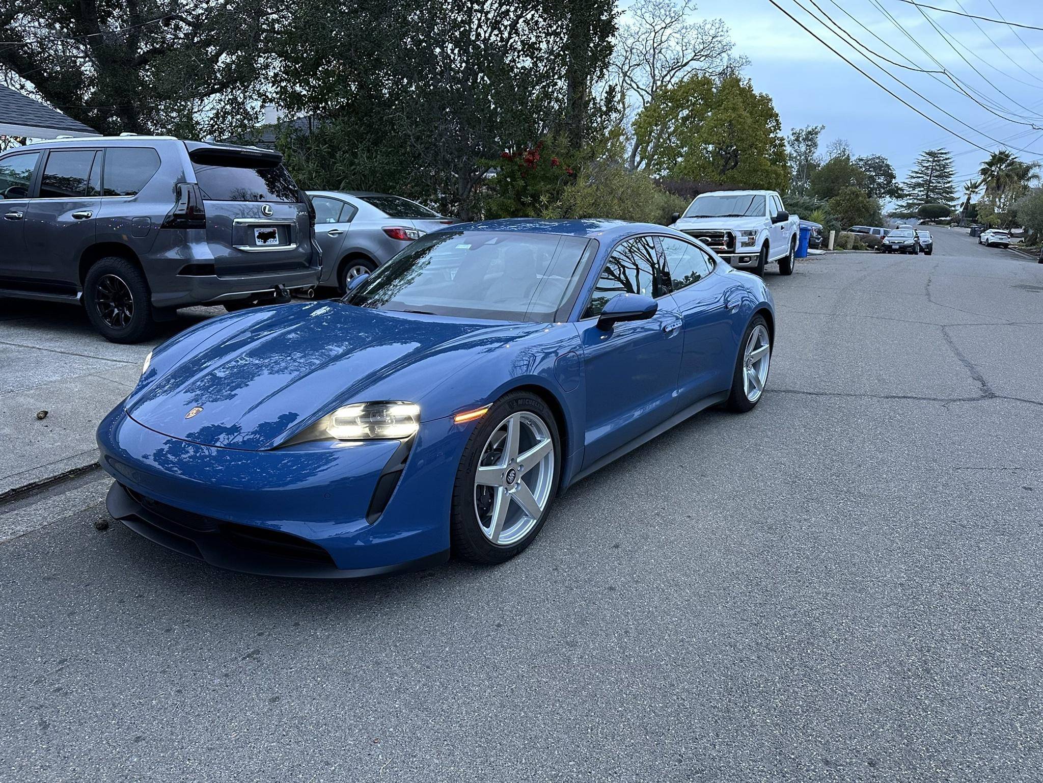 Porsche Taycan December 2022 Deliveries FkGHFXI