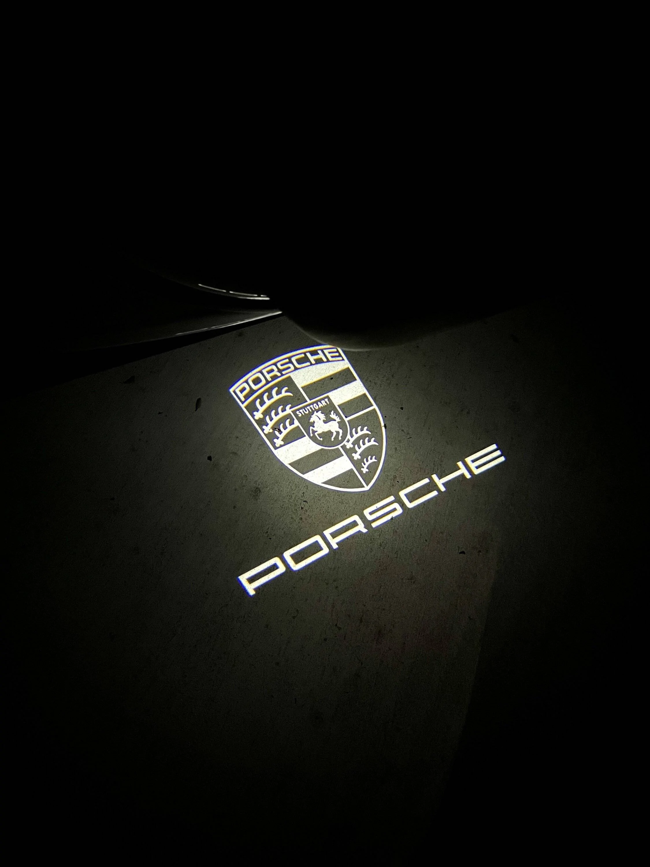 Porsche Taycan Installed puddle lights “Taycan” 15AD1888-F121-42FD-93CF-BF6EC0D9EE4B