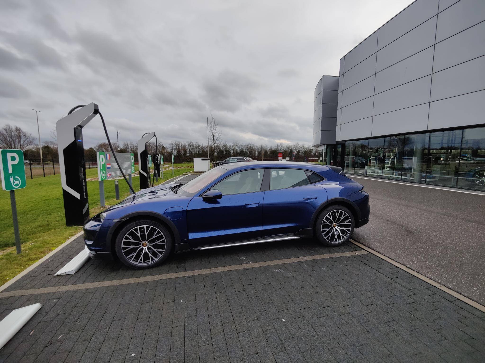 Porsche Taycan Taycan owners in Belgium? CT? EV fast charging in Belgium. tayc_bobo2