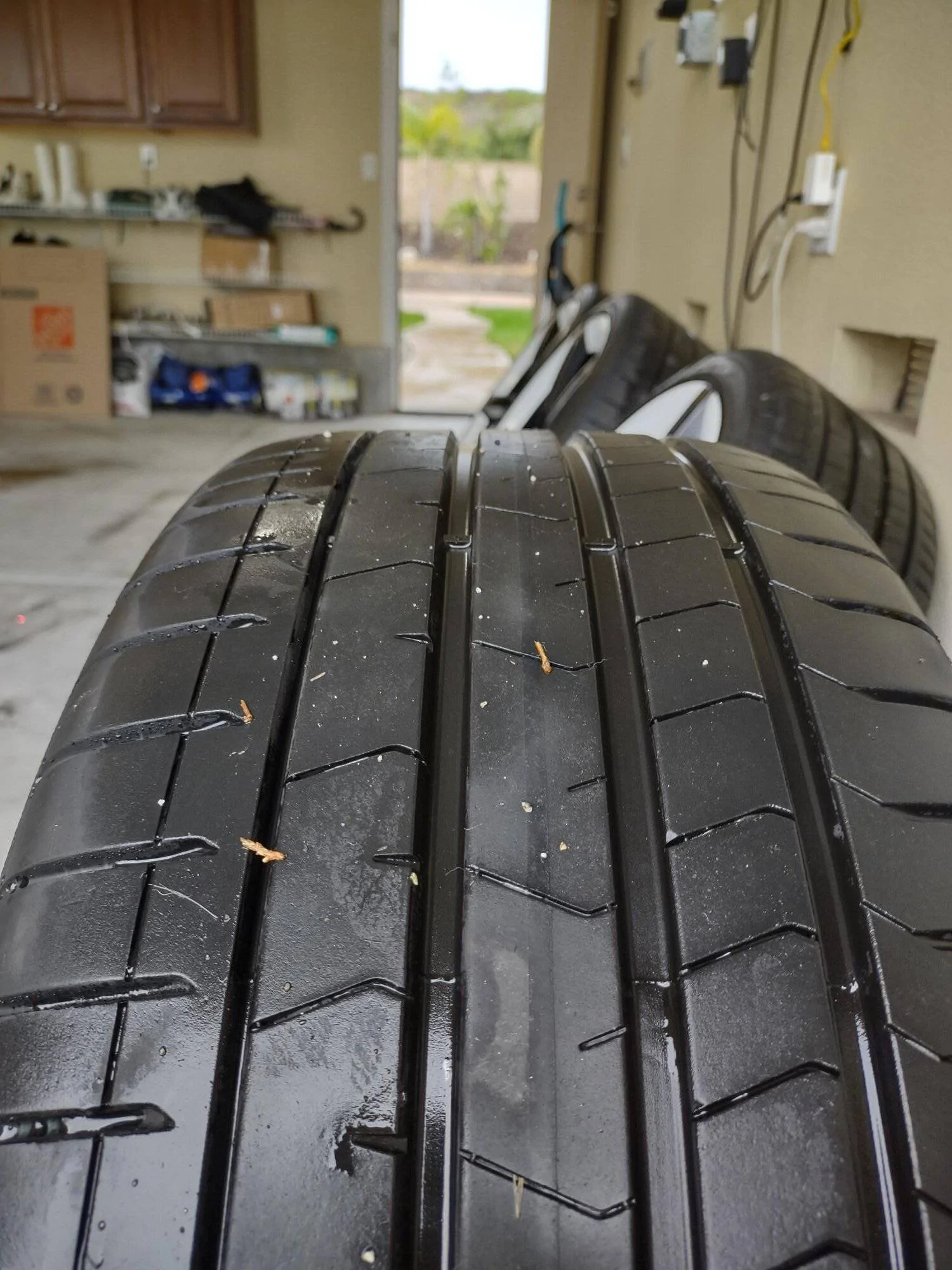 Porsche Taycan Mission E wheels & tires for sale Taycan wheels- tread