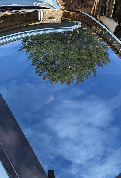 Porsche Taycan Panoramic roof with Variable Light Control (VLC) Pictures outside semi