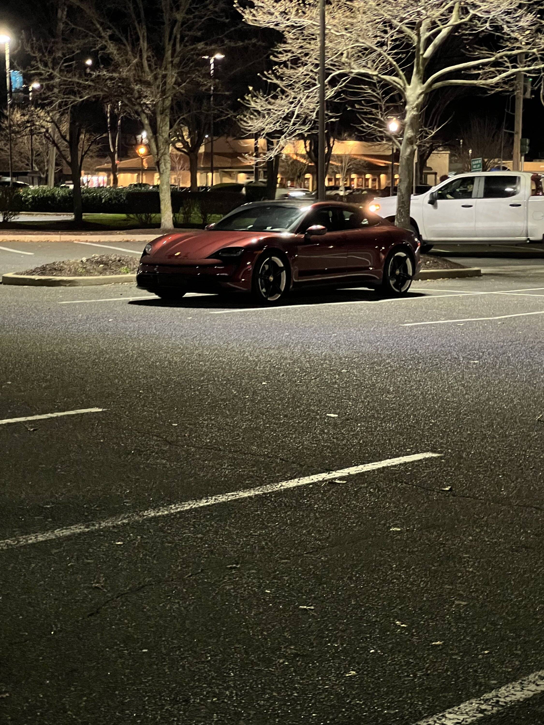 Porsche Taycan CHERRY METALLIC Taycan Club 3817A6A7-ECBB-43E2-8A85-FCFF3A7EF382