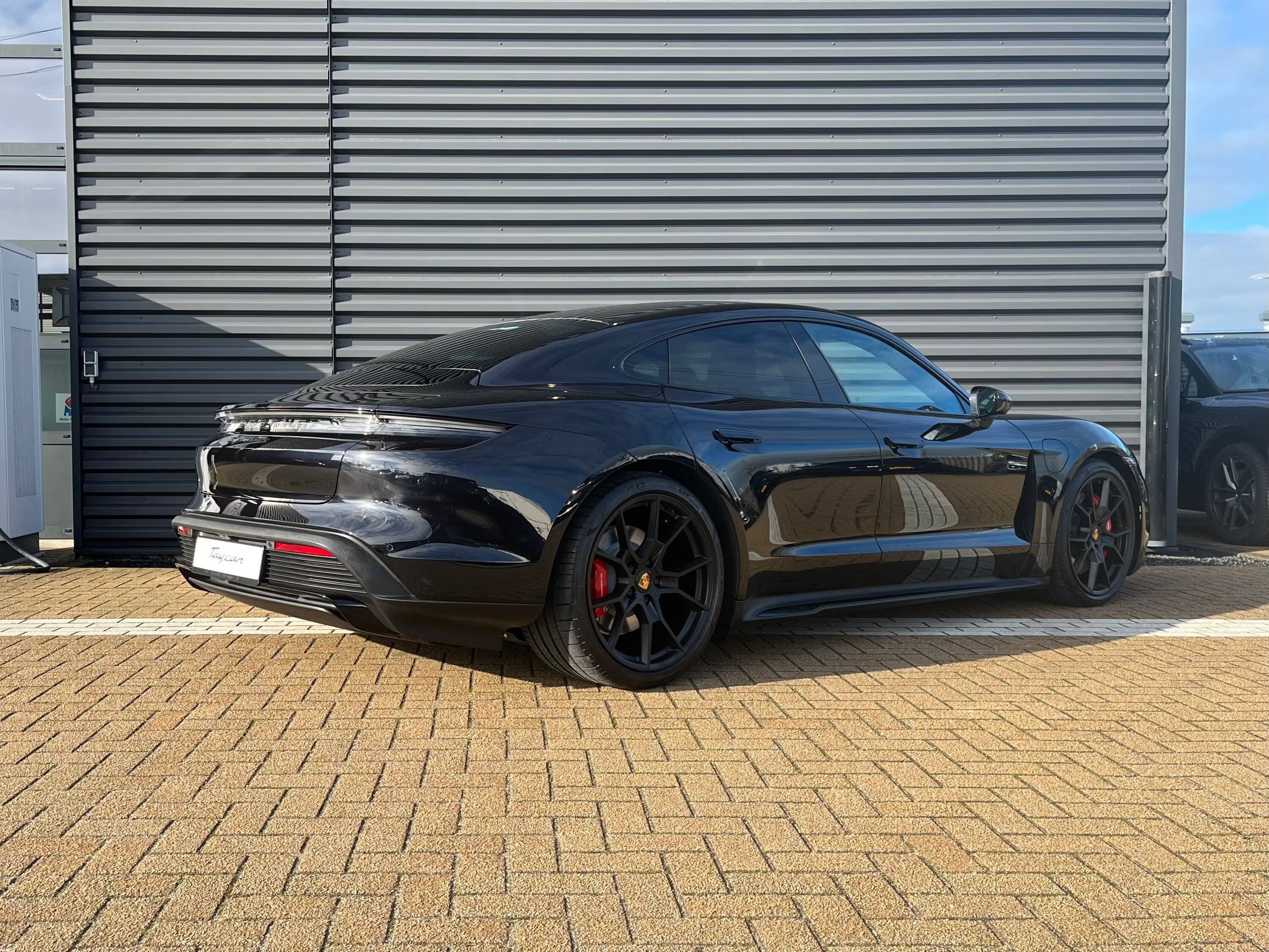 Porsche Taycan Mission E or RS Spyder wheels 33CA664B-C59C-41B5-BB8E-4ED0BA22E9C2