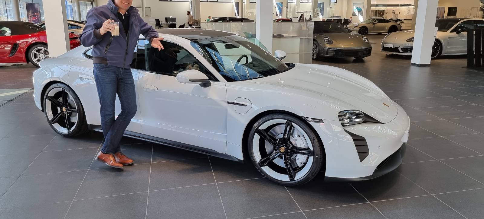 Porsche Taycan My Taycan GTS arrival (Carrera White Metallic) GTS_HappyDriver-b